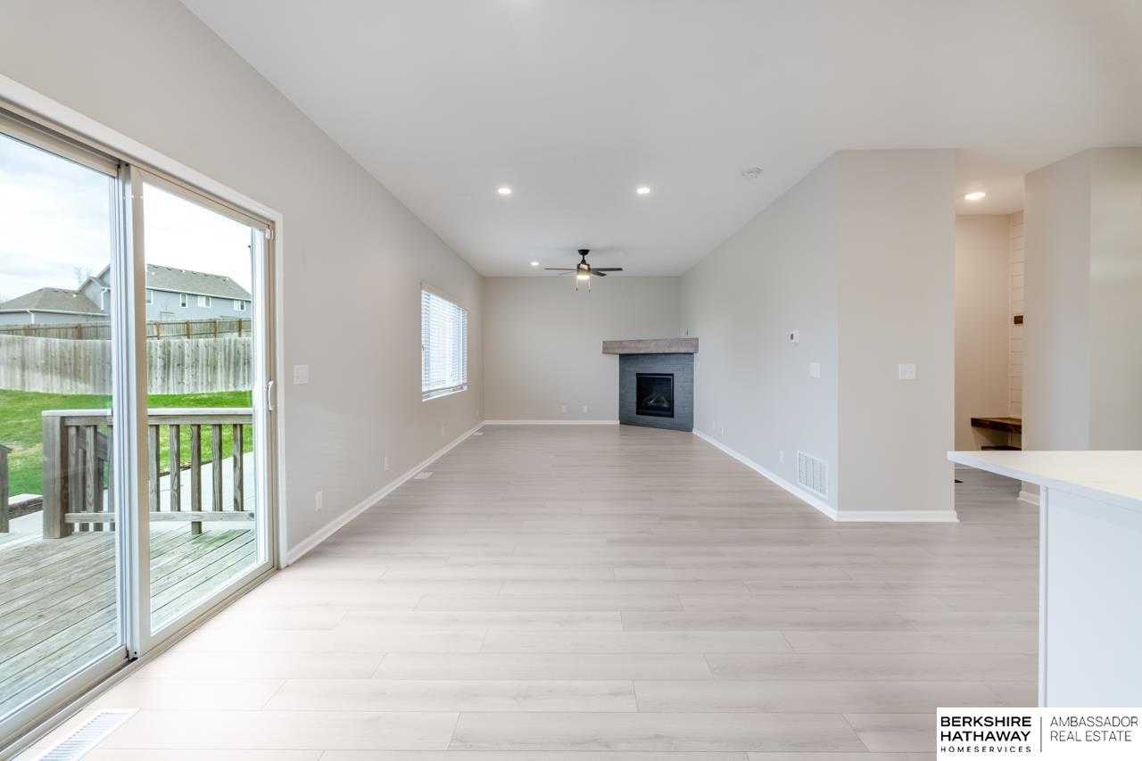 Bennington, Nebraska 68007, United States, 4 Bedrooms Bedrooms, ,3 BathroomsBathrooms,Residential,Active,249394