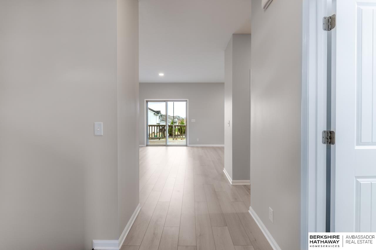 Bennington, Nebraska 68007, United States, 4 Bedrooms Bedrooms, ,3 BathroomsBathrooms,Residential,Active,249394