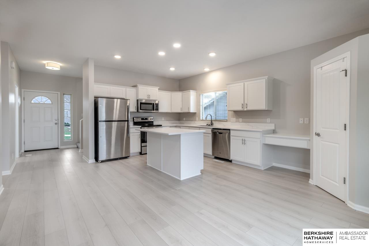 Bennington, Nebraska 68007, United States, 4 Bedrooms Bedrooms, ,3 BathroomsBathrooms,Residential,Active,249394