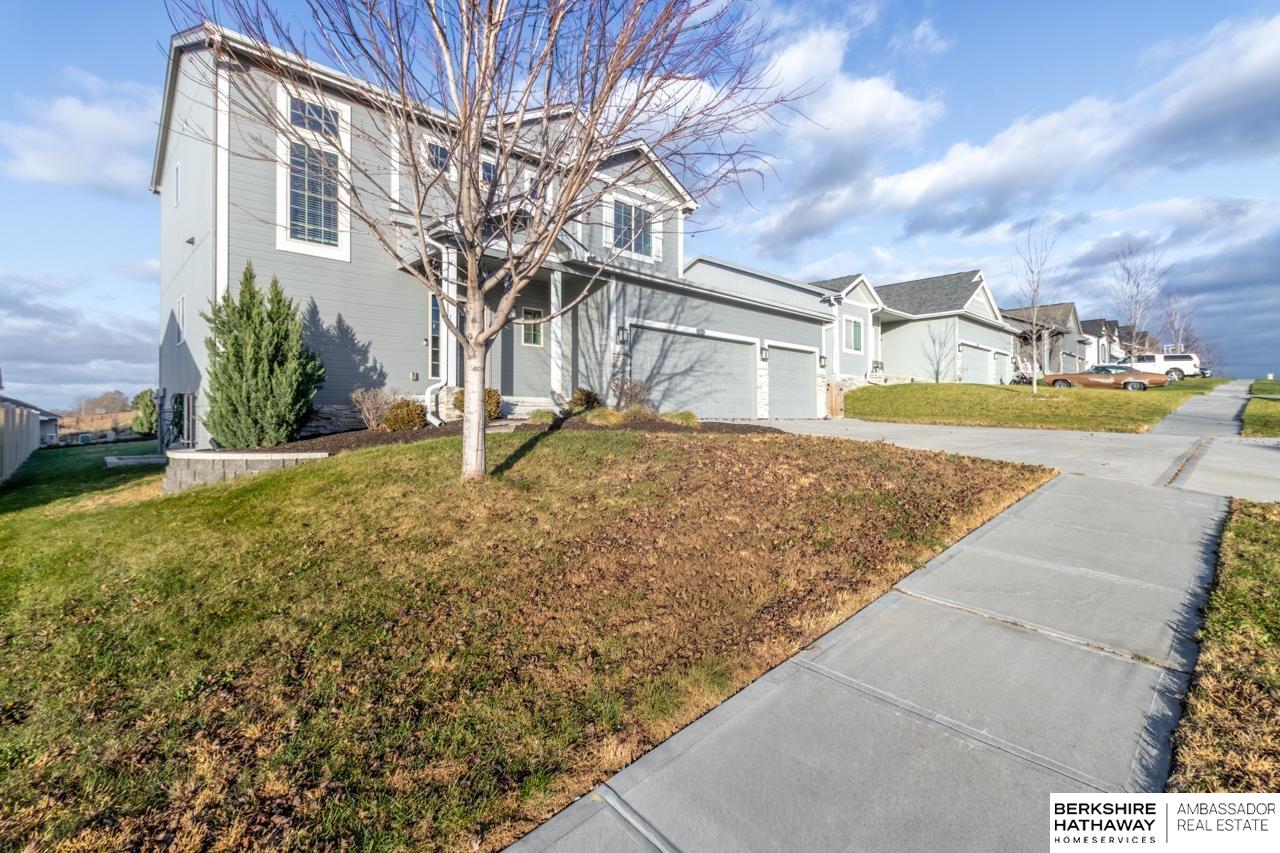 Bennington, Nebraska 68007, United States, 4 Bedrooms Bedrooms, ,3 BathroomsBathrooms,Residential,Active,249394