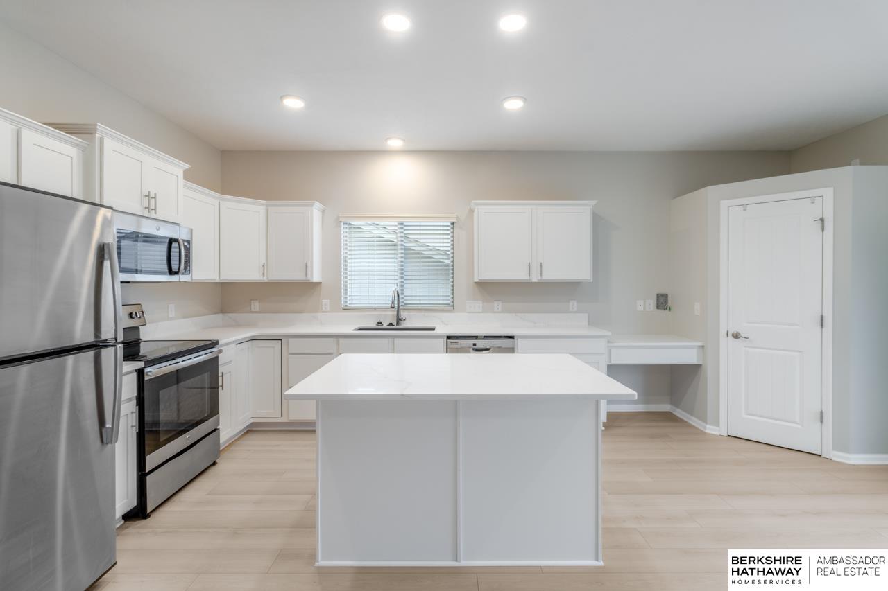 Bennington, Nebraska 68007, United States, 4 Bedrooms Bedrooms, ,3 BathroomsBathrooms,Residential,Active,249394