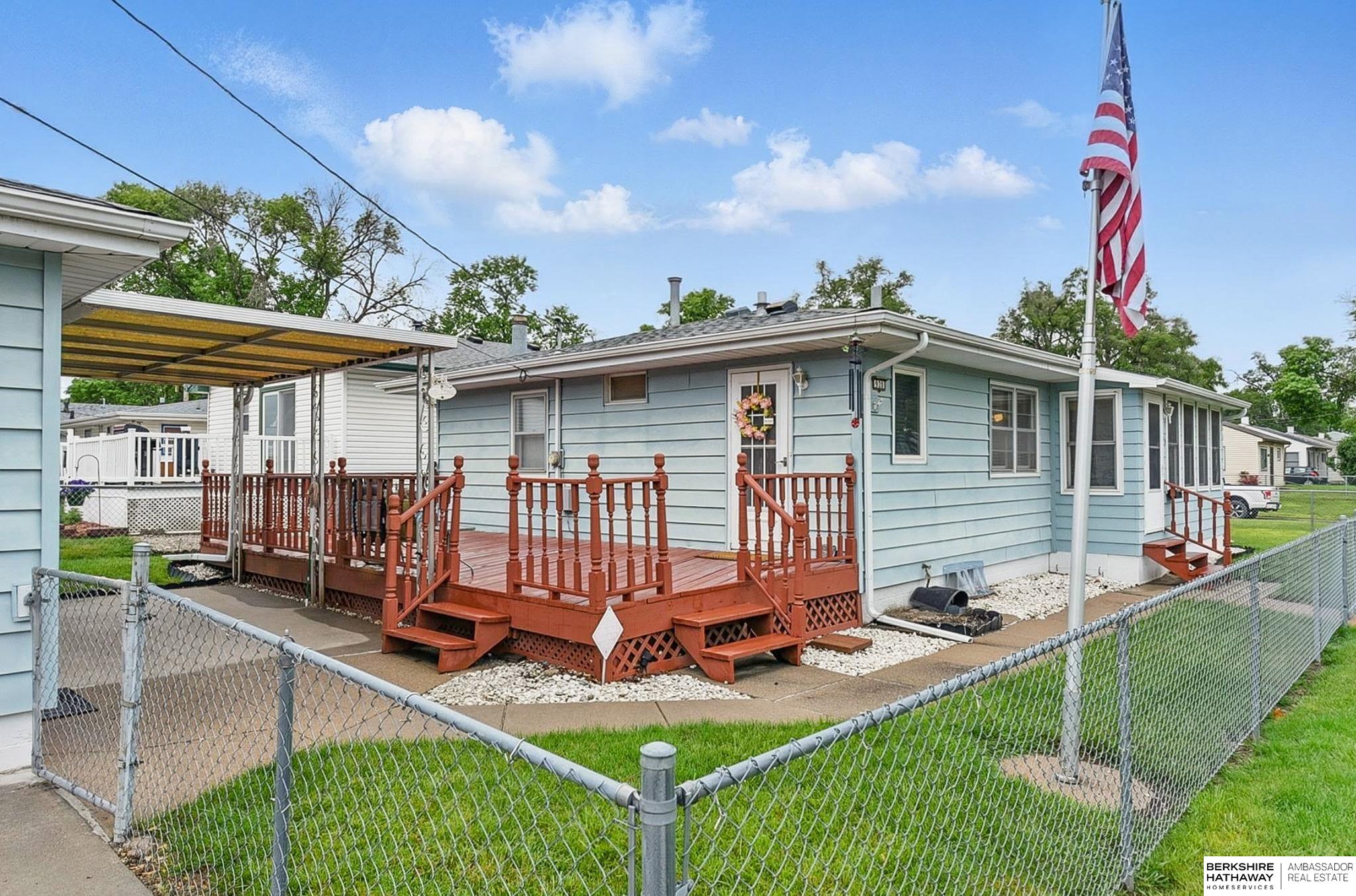 Council Bluffs, Iowa 51501, United States, 3 Bedrooms Bedrooms, ,2 BathroomsBathrooms,Residential,Pending,143042