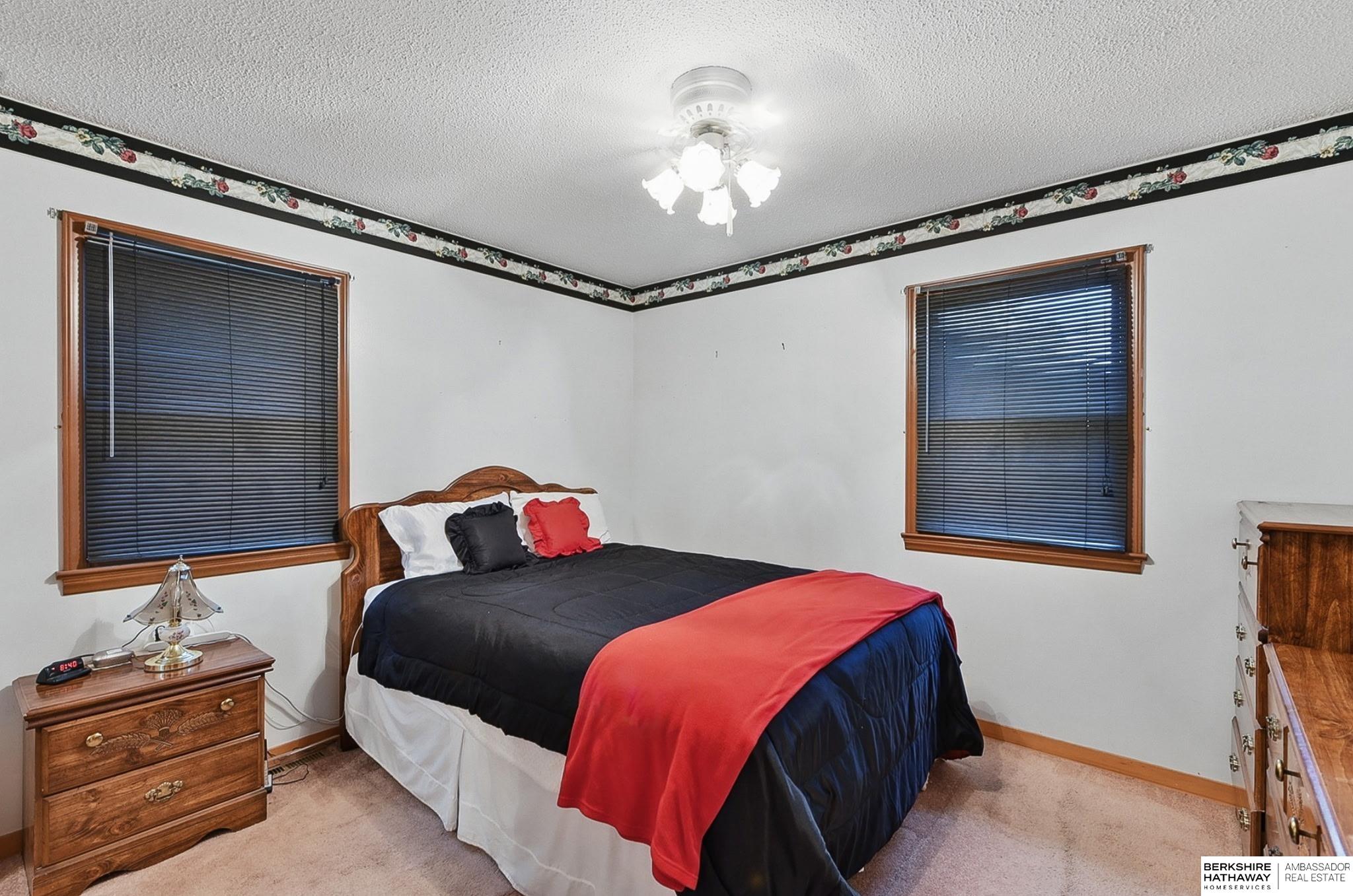 Council Bluffs, Iowa 51501, United States, 3 Bedrooms Bedrooms, ,2 BathroomsBathrooms,Residential,Pending,143042