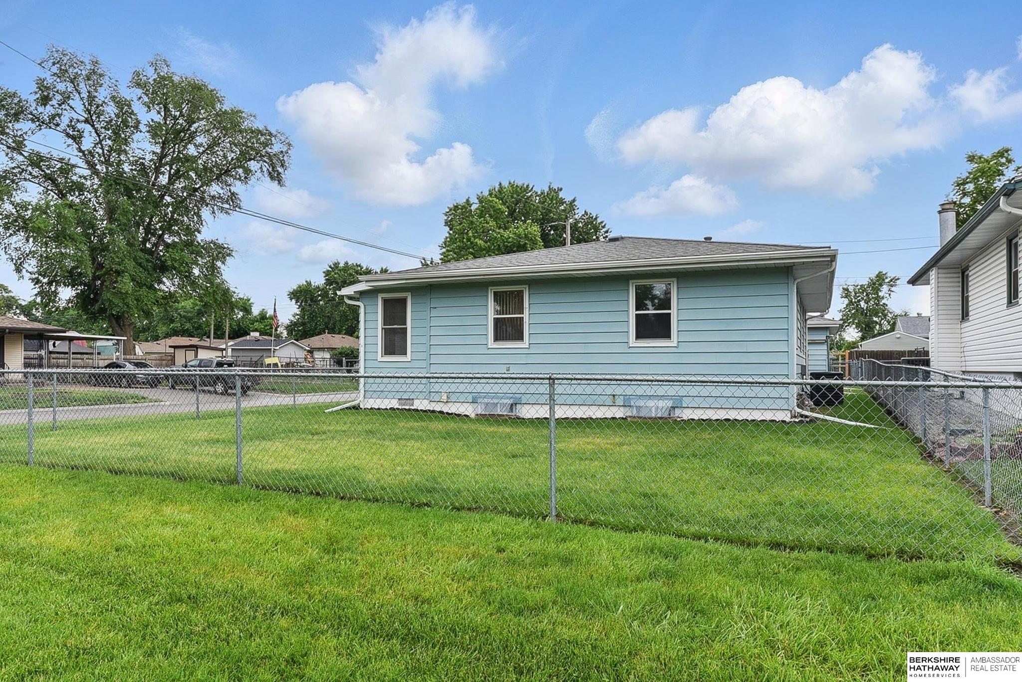 Council Bluffs, Iowa 51501, United States, 3 Bedrooms Bedrooms, ,2 BathroomsBathrooms,Residential,Pending,143042
