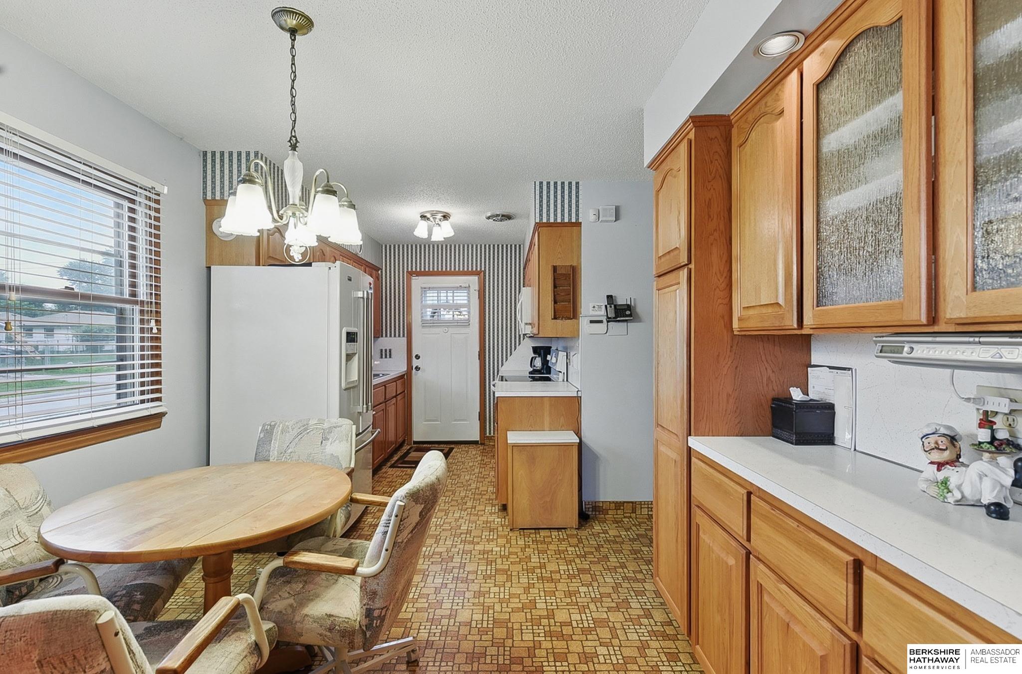 Council Bluffs, Iowa 51501, United States, 3 Bedrooms Bedrooms, ,2 BathroomsBathrooms,Residential,Pending,143042