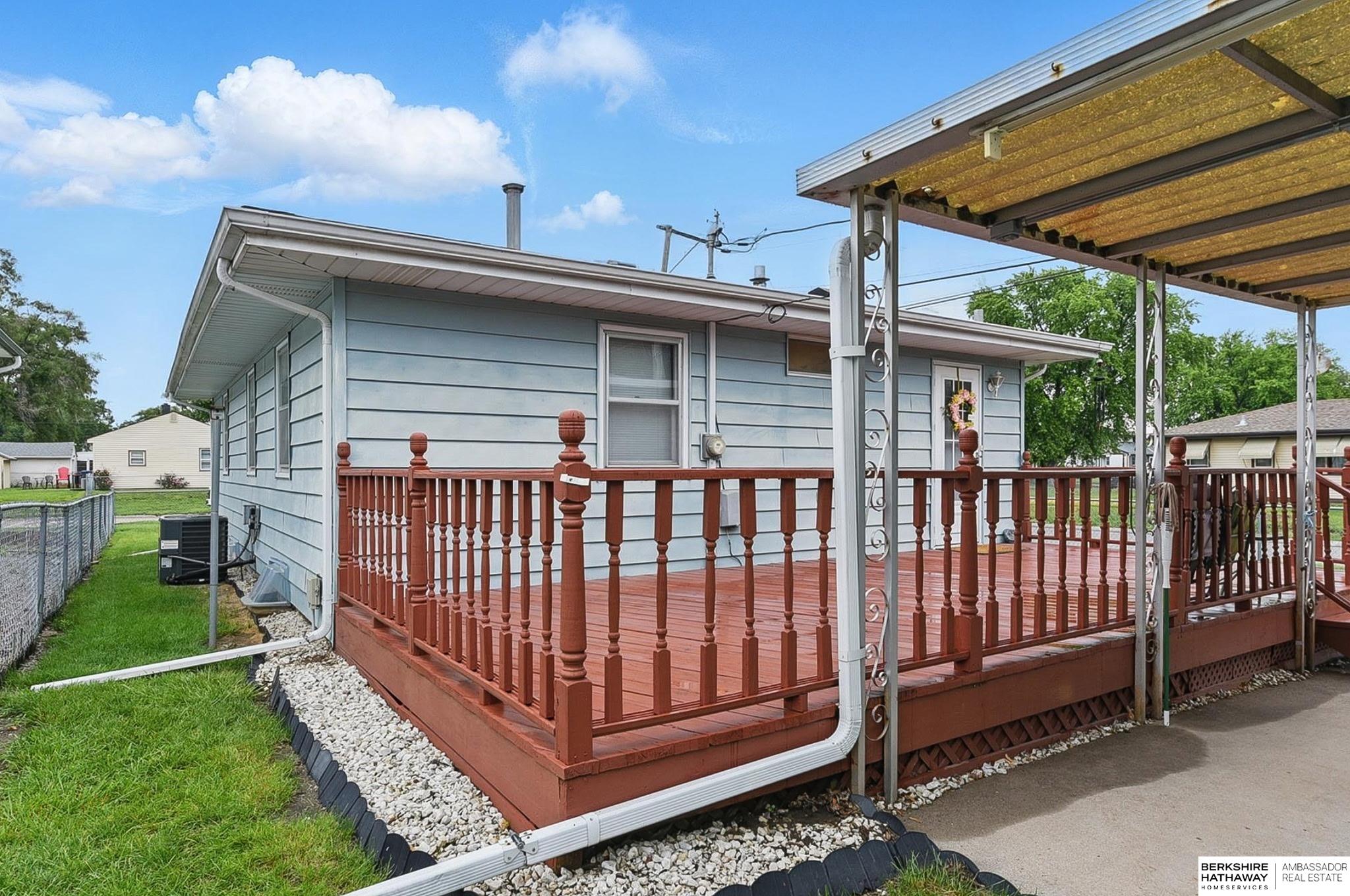 Council Bluffs, Iowa 51501, United States, 3 Bedrooms Bedrooms, ,2 BathroomsBathrooms,Residential,Pending,143042