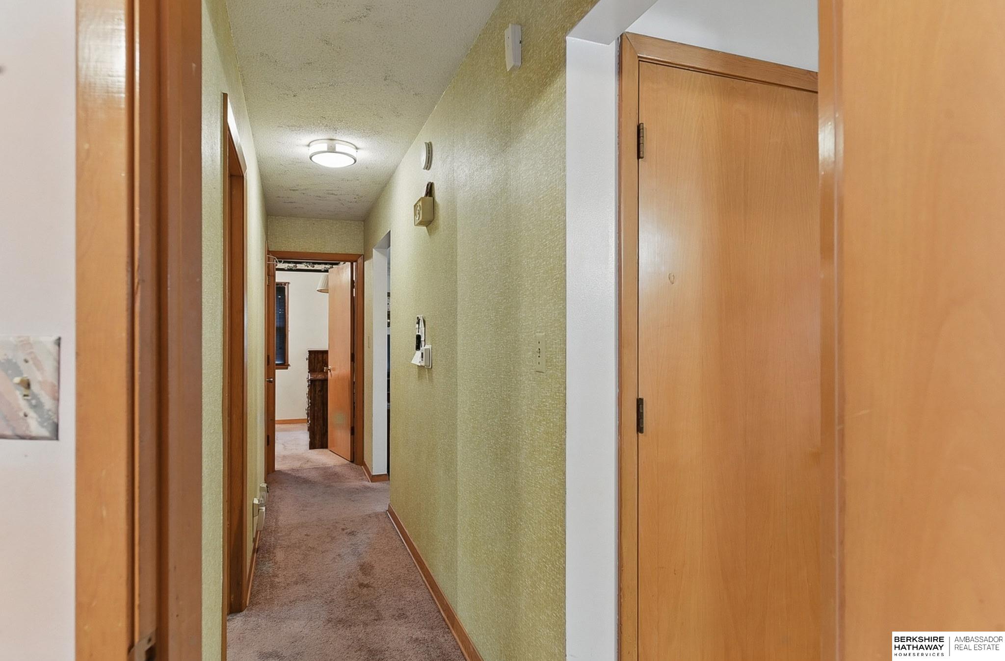 Council Bluffs, Iowa 51501, United States, 3 Bedrooms Bedrooms, ,2 BathroomsBathrooms,Residential,Pending,143042