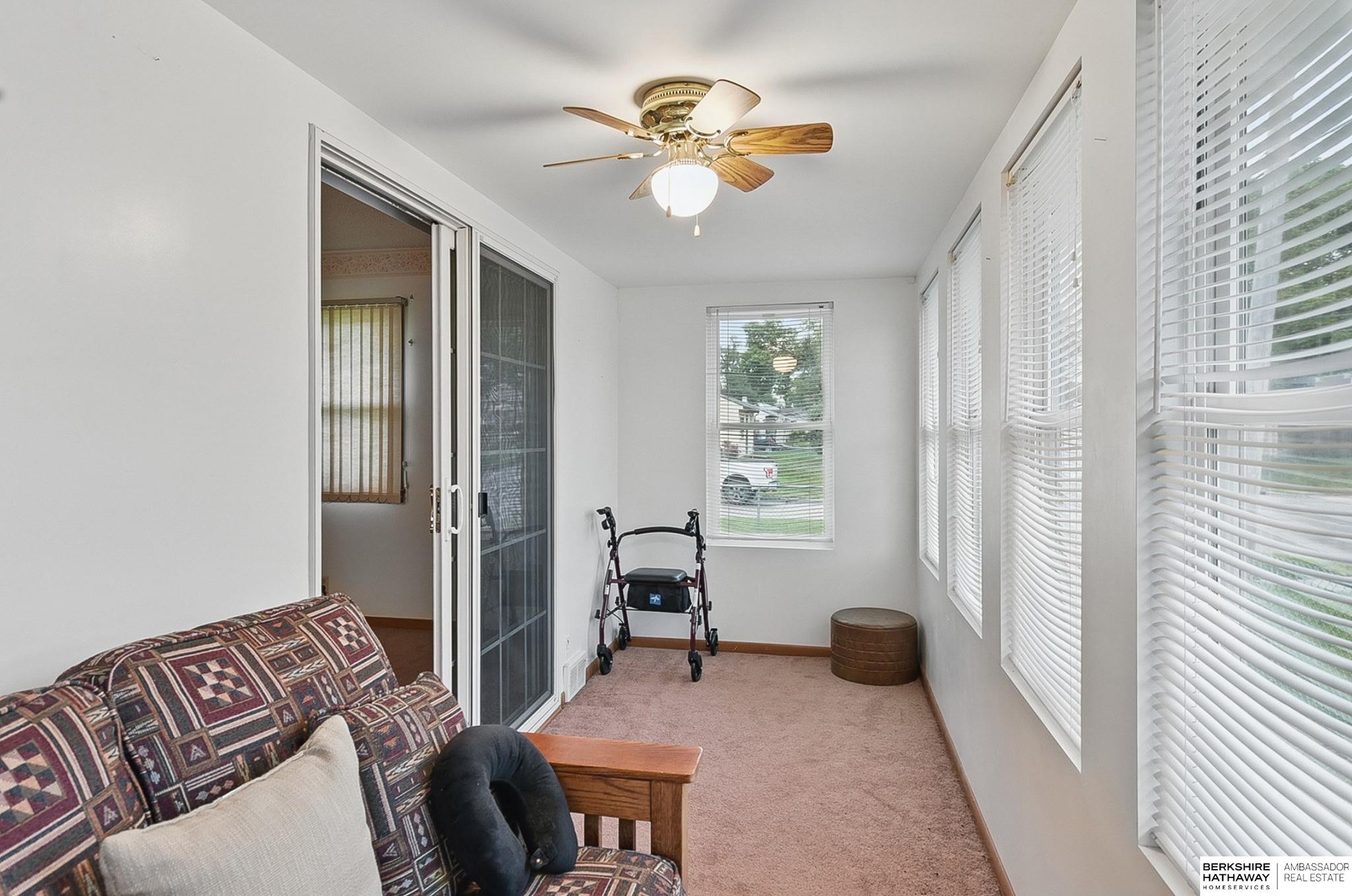 Council Bluffs, Iowa 51501, United States, 3 Bedrooms Bedrooms, ,2 BathroomsBathrooms,Residential,Pending,143042