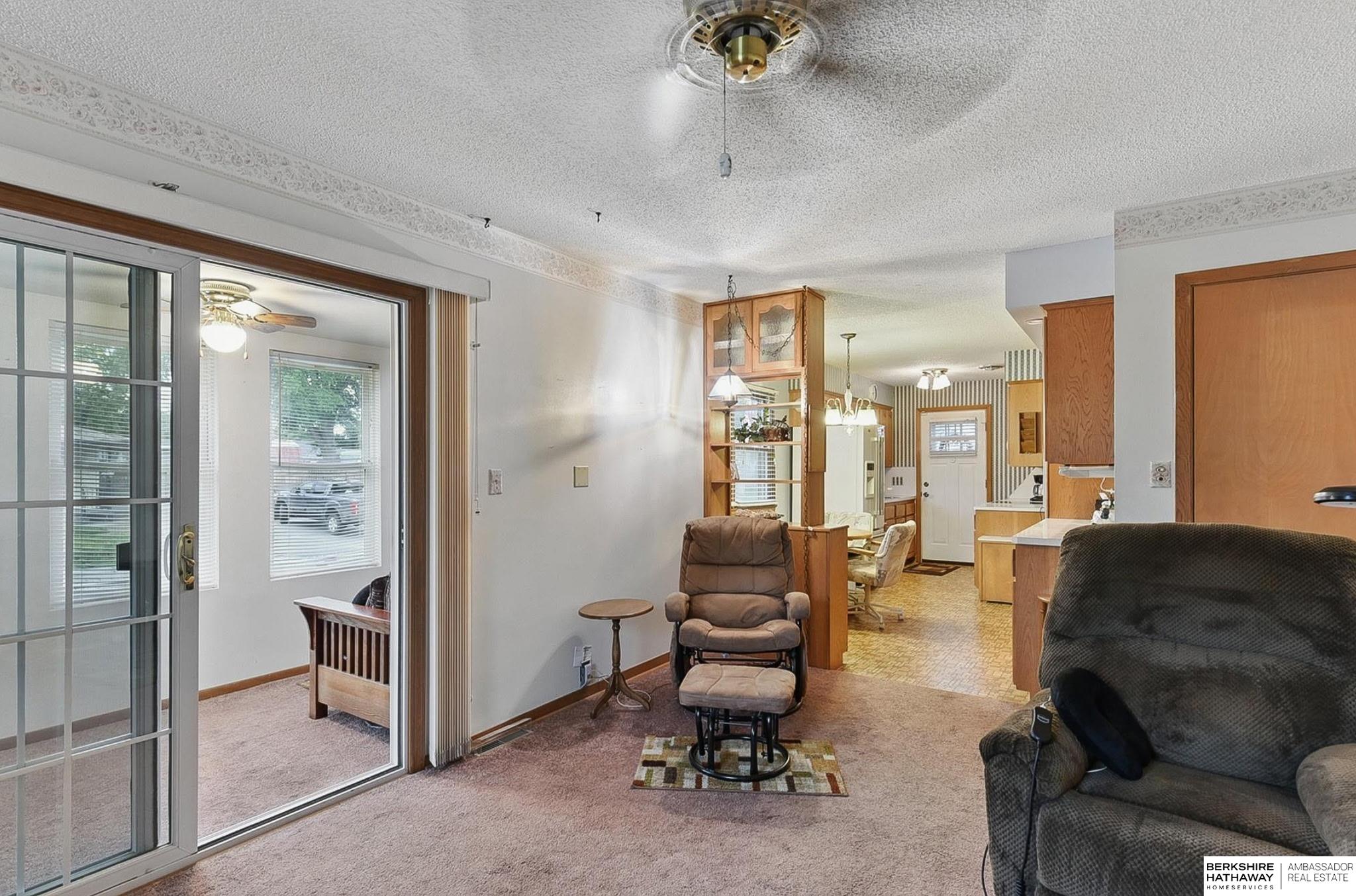 Council Bluffs, Iowa 51501, United States, 3 Bedrooms Bedrooms, ,2 BathroomsBathrooms,Residential,Pending,143042