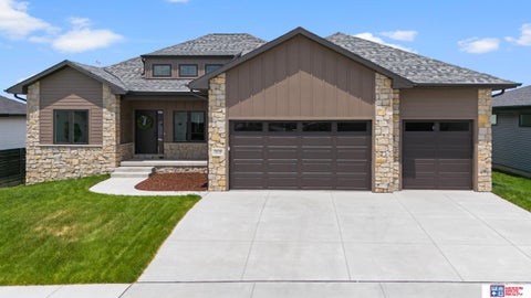 Photo of 7630 Ponce Drive, Lincoln, NE 68516 (MLS # 22618869)