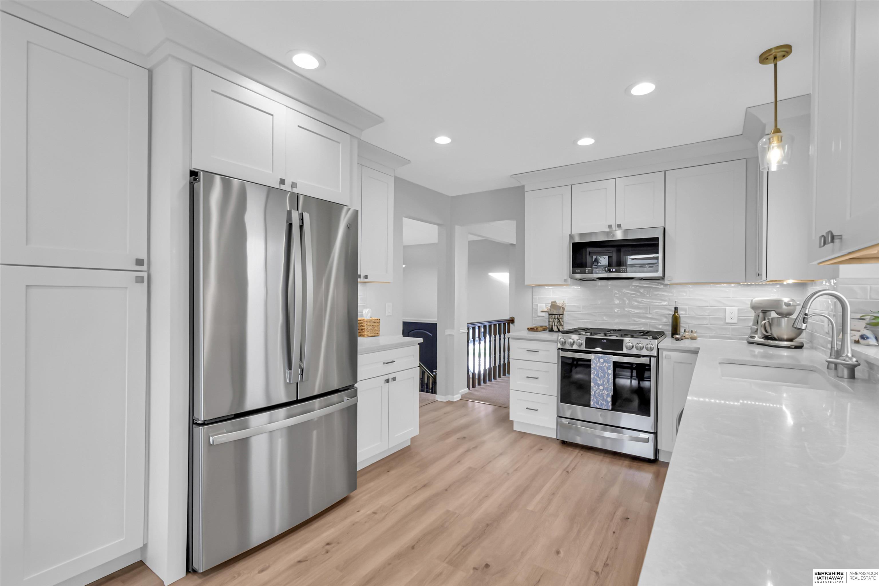 Omaha, Nebraska 68154, United States, 4 Bedrooms Bedrooms, ,2 BathroomsBathrooms,Residential,Pending,126081