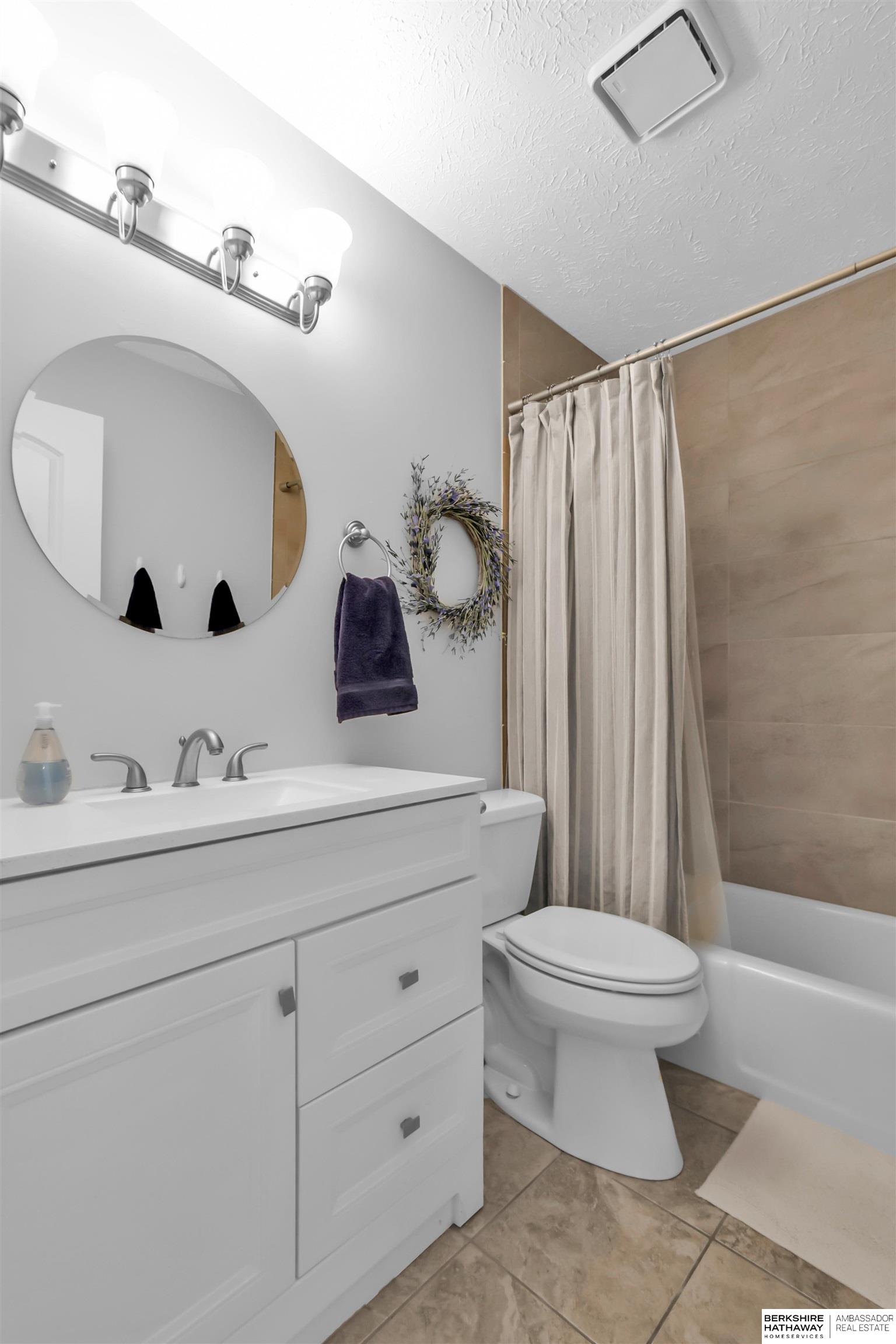 Omaha, Nebraska 68154, United States, 4 Bedrooms Bedrooms, ,2 BathroomsBathrooms,Residential,Pending,126081