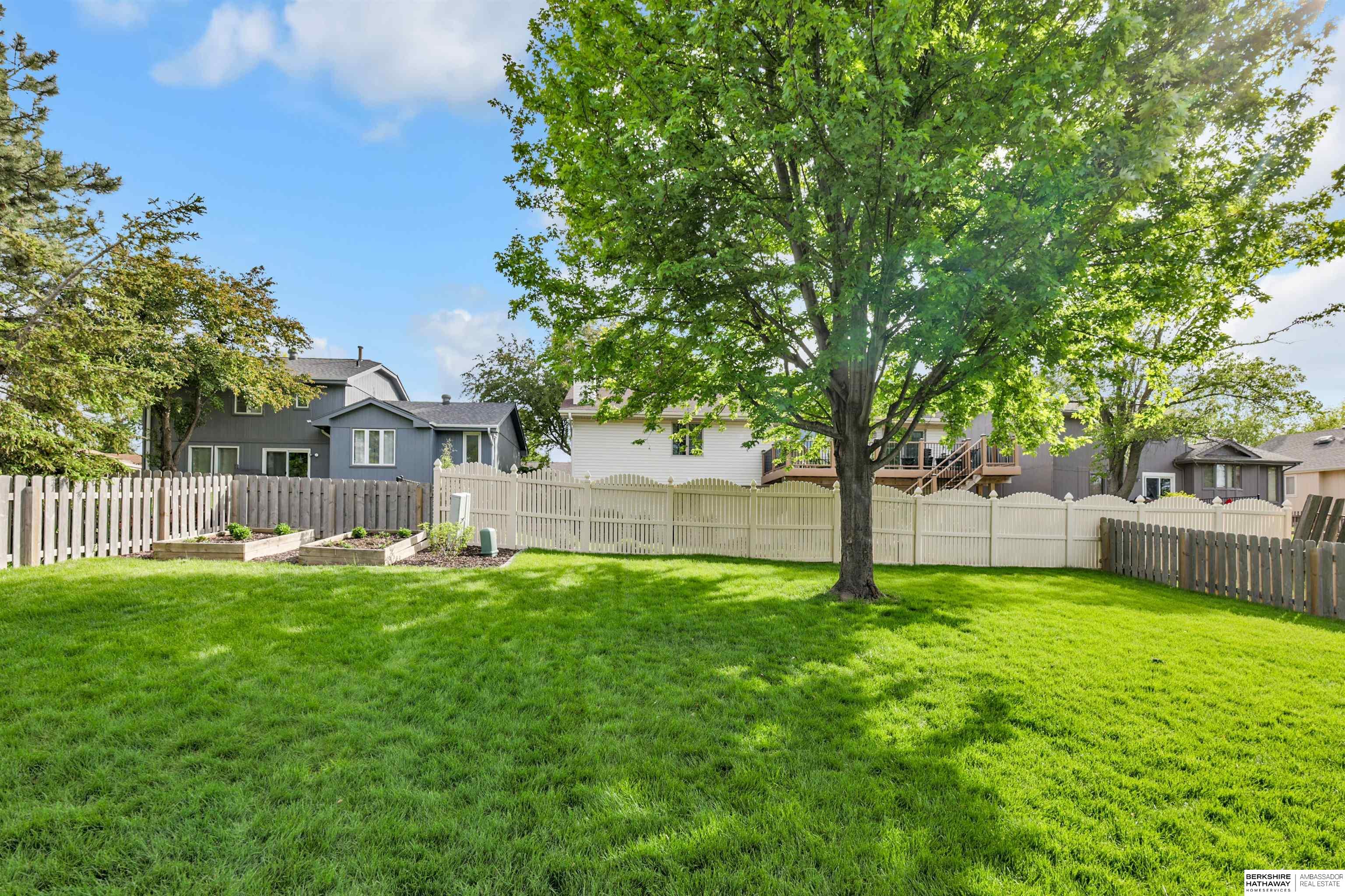 Omaha, Nebraska 68154, United States, 4 Bedrooms Bedrooms, ,2 BathroomsBathrooms,Residential,Pending,126081