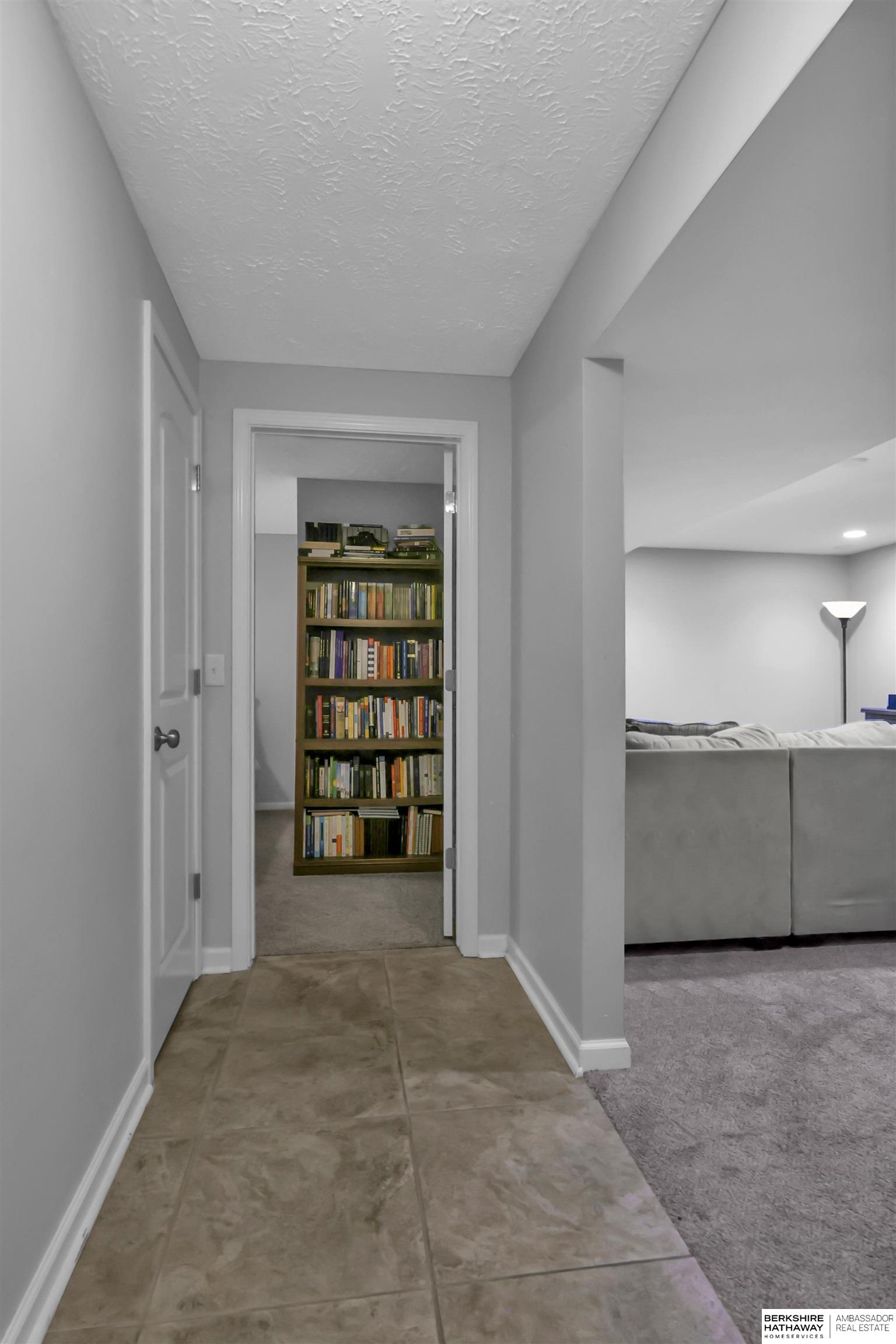 Omaha, Nebraska 68154, United States, 4 Bedrooms Bedrooms, ,2 BathroomsBathrooms,Residential,Pending,126081