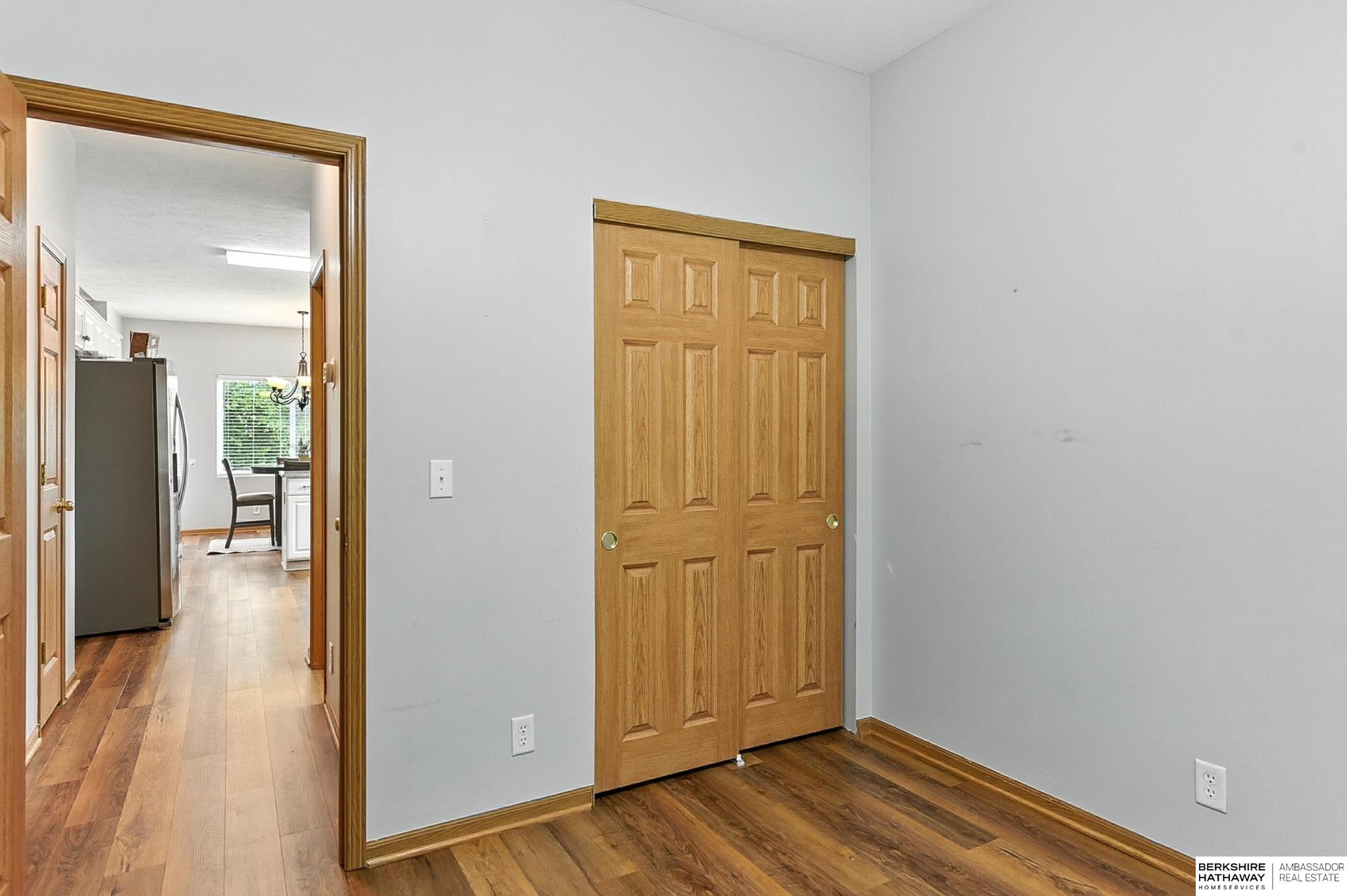 Omaha, Nebraska 68116, United States, 4 Bedrooms Bedrooms, ,3 BathroomsBathrooms,Residential,Pending,155159