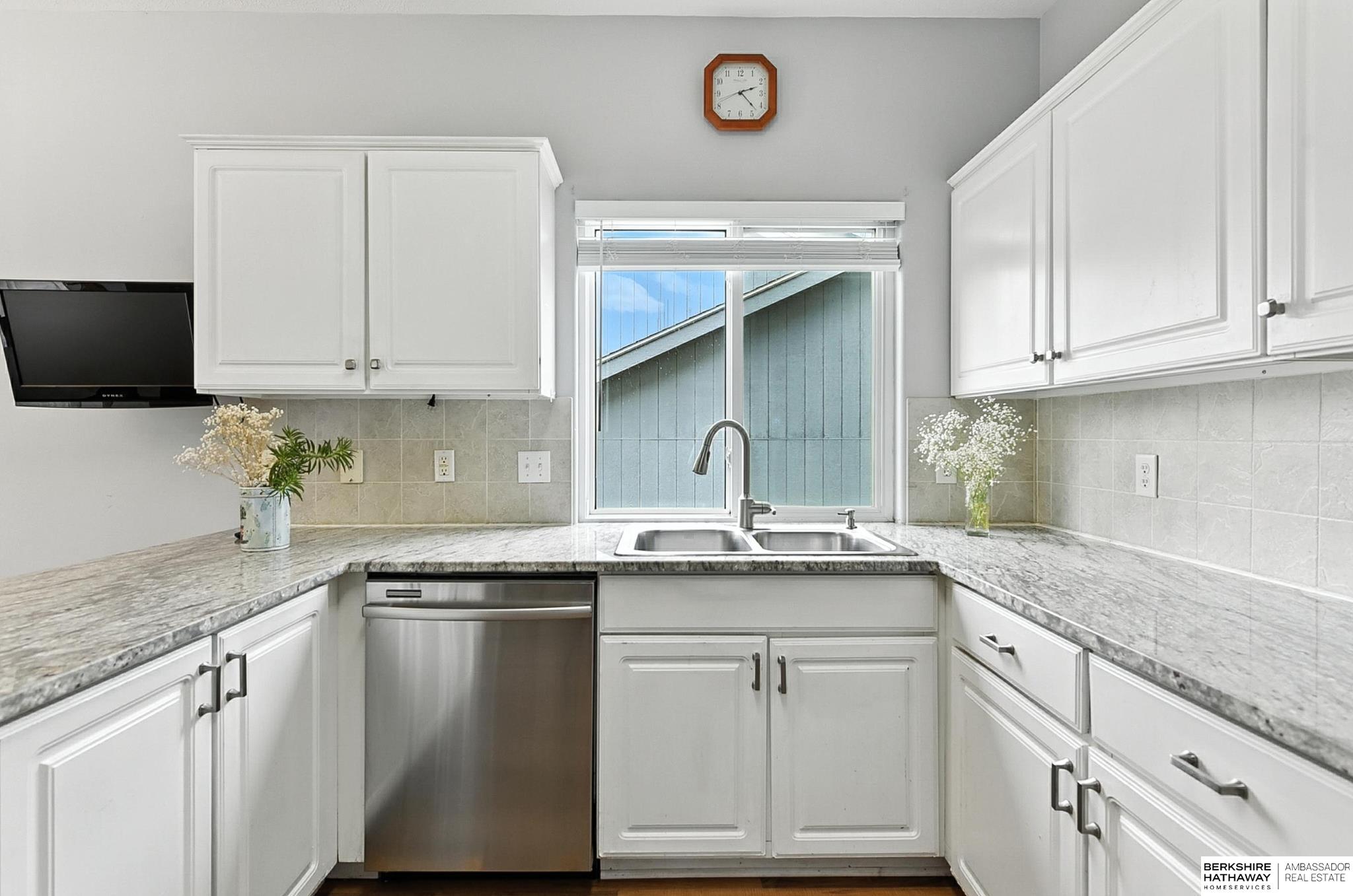 Omaha, Nebraska 68116, United States, 4 Bedrooms Bedrooms, ,3 BathroomsBathrooms,Residential,Pending,155159