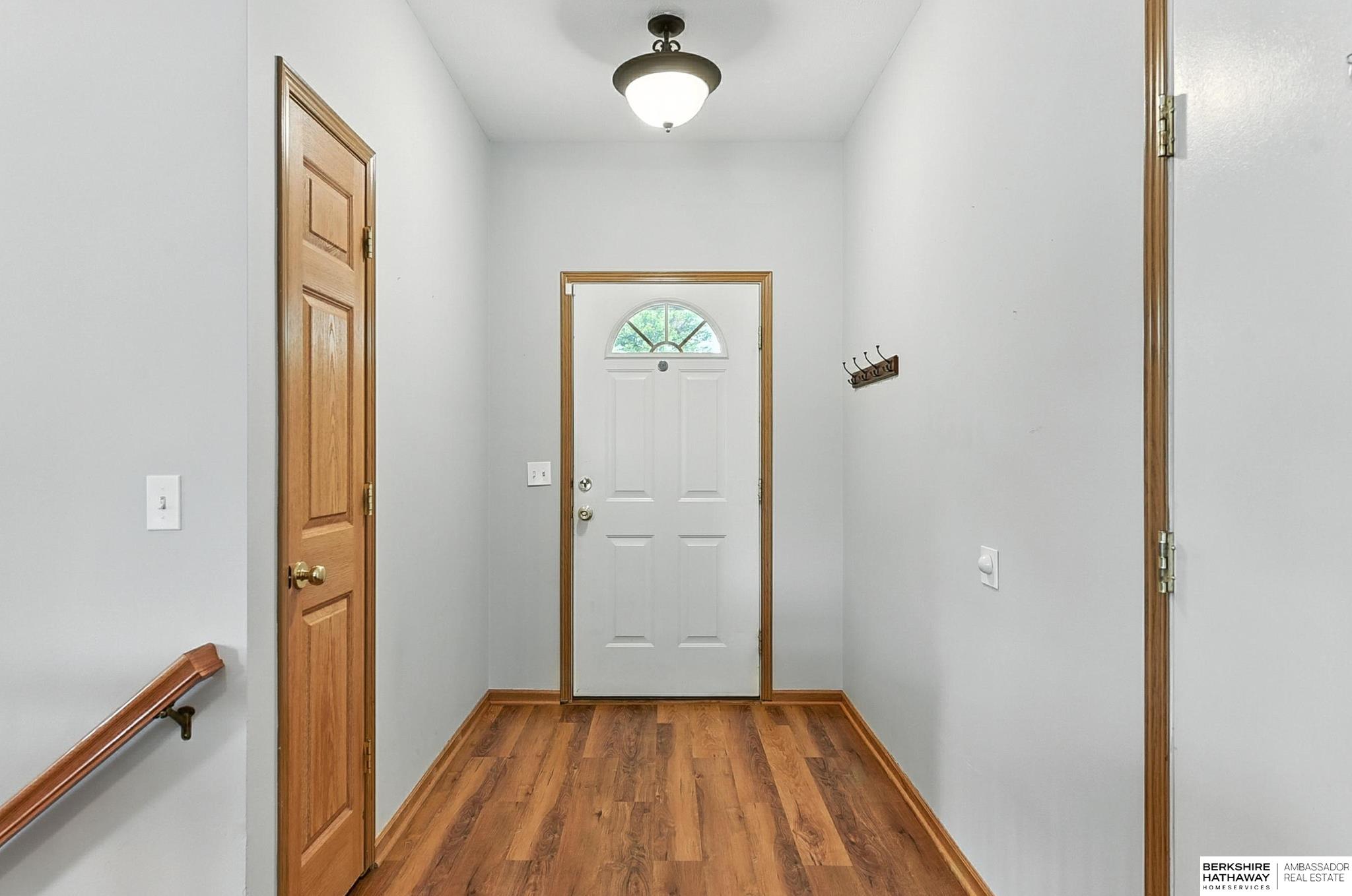 Omaha, Nebraska 68116, United States, 4 Bedrooms Bedrooms, ,3 BathroomsBathrooms,Residential,Pending,155159