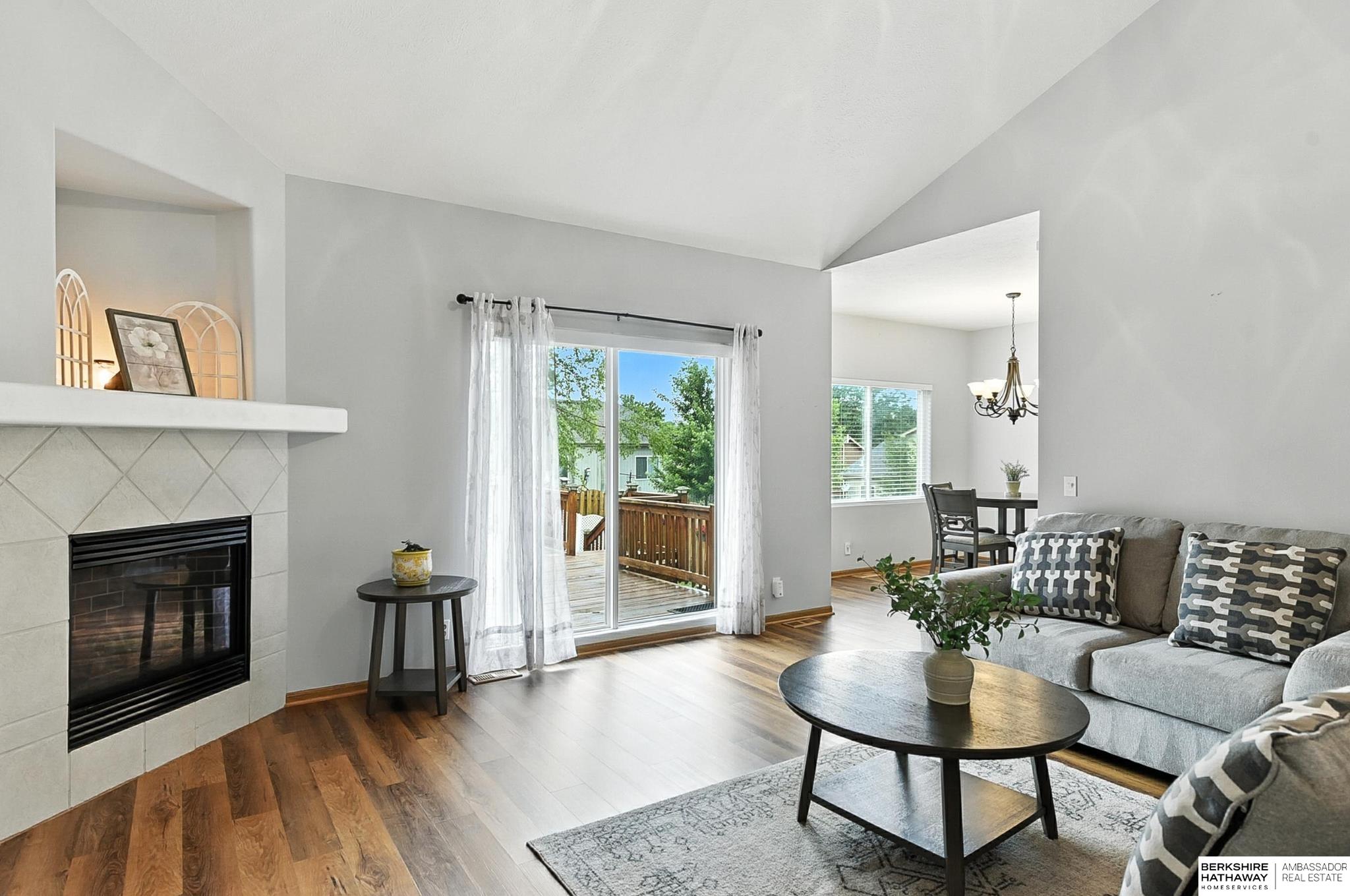 Omaha, Nebraska 68116, United States, 4 Bedrooms Bedrooms, ,3 BathroomsBathrooms,Residential,Pending,155159