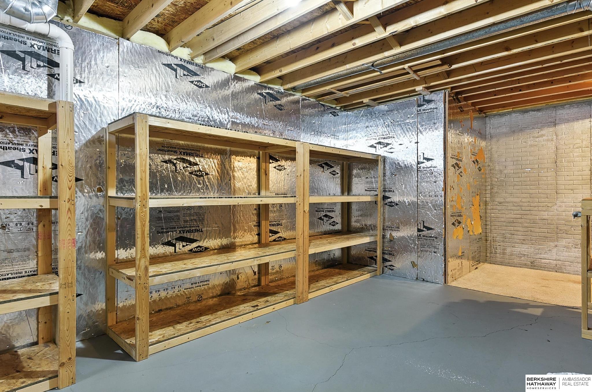 Omaha, Nebraska 68116, United States, 4 Bedrooms Bedrooms, ,3 BathroomsBathrooms,Residential,Pending,155159