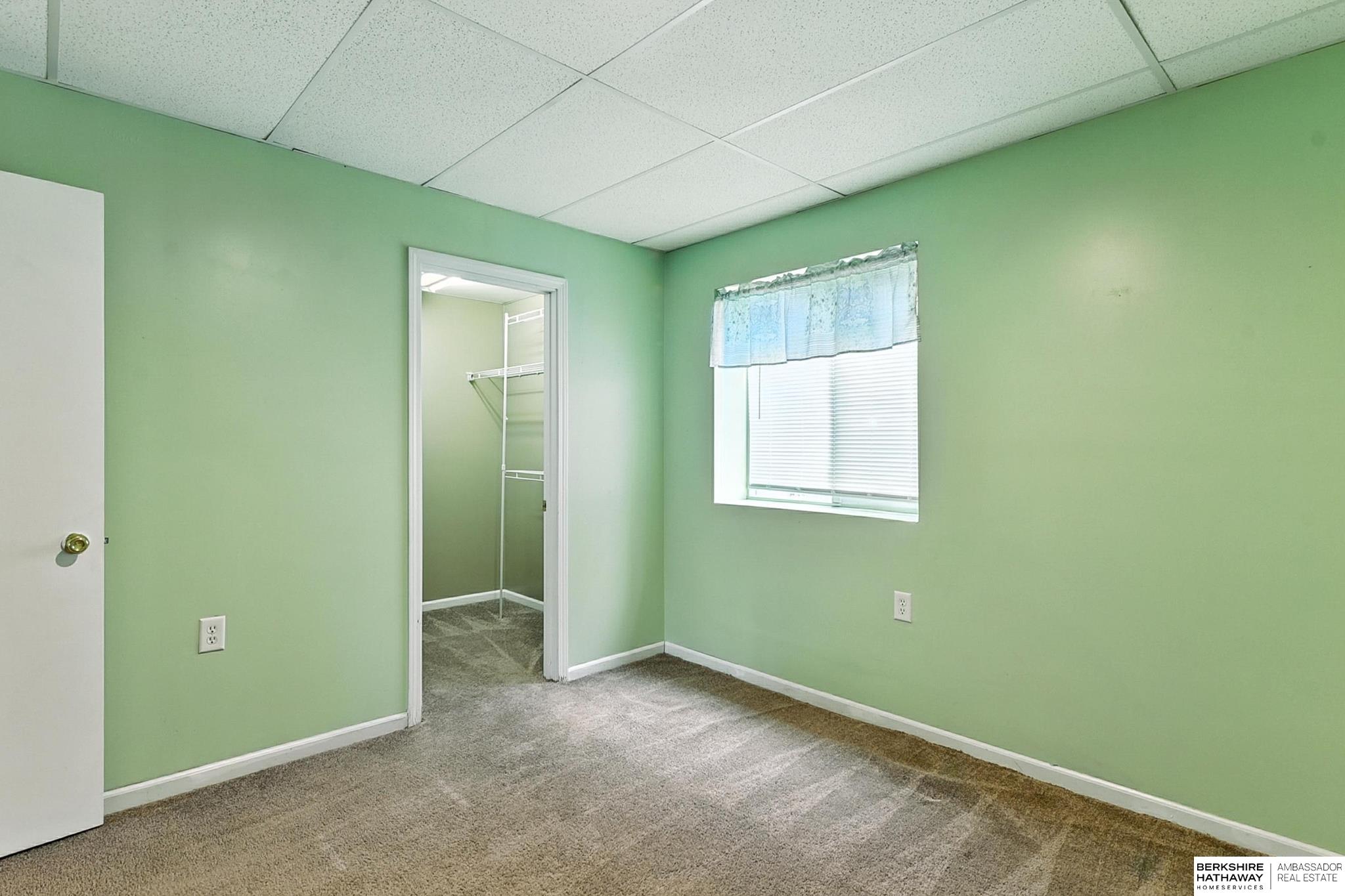 Omaha, Nebraska 68116, United States, 4 Bedrooms Bedrooms, ,3 BathroomsBathrooms,Residential,Pending,155159