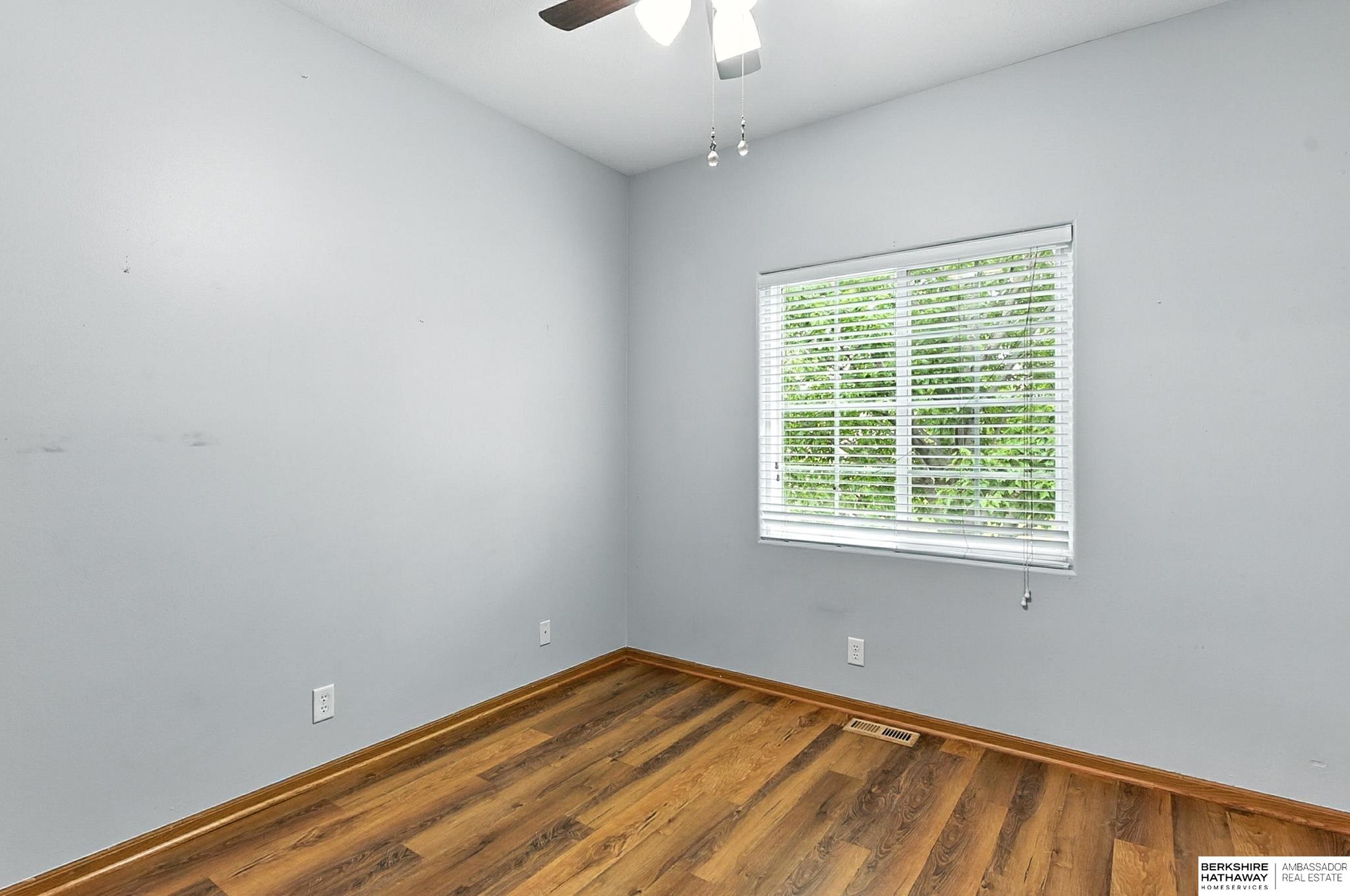 Omaha, Nebraska 68116, United States, 4 Bedrooms Bedrooms, ,3 BathroomsBathrooms,Residential,Pending,155159