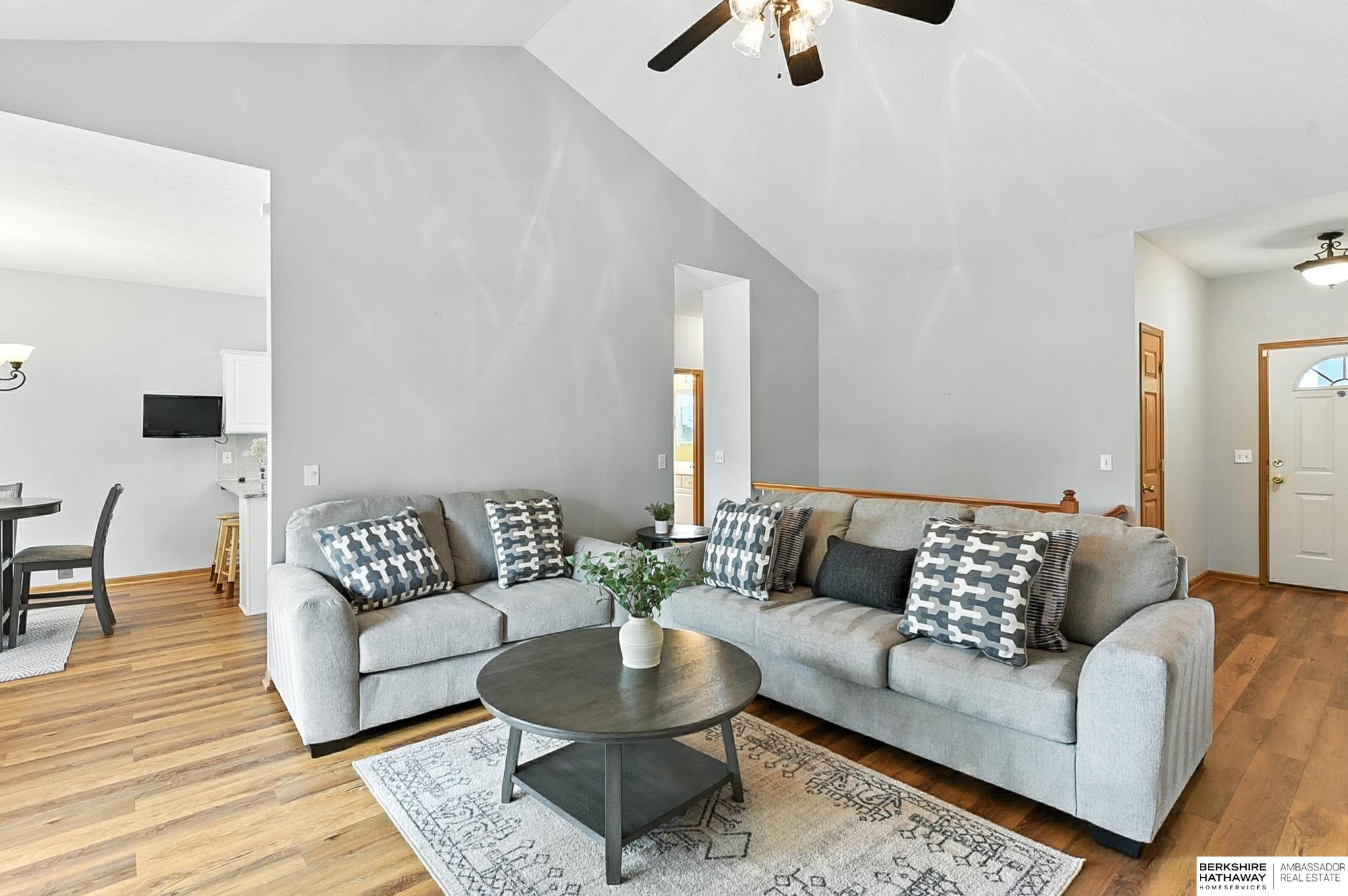 Omaha, Nebraska 68116, United States, 4 Bedrooms Bedrooms, ,3 BathroomsBathrooms,Residential,Pending,155159