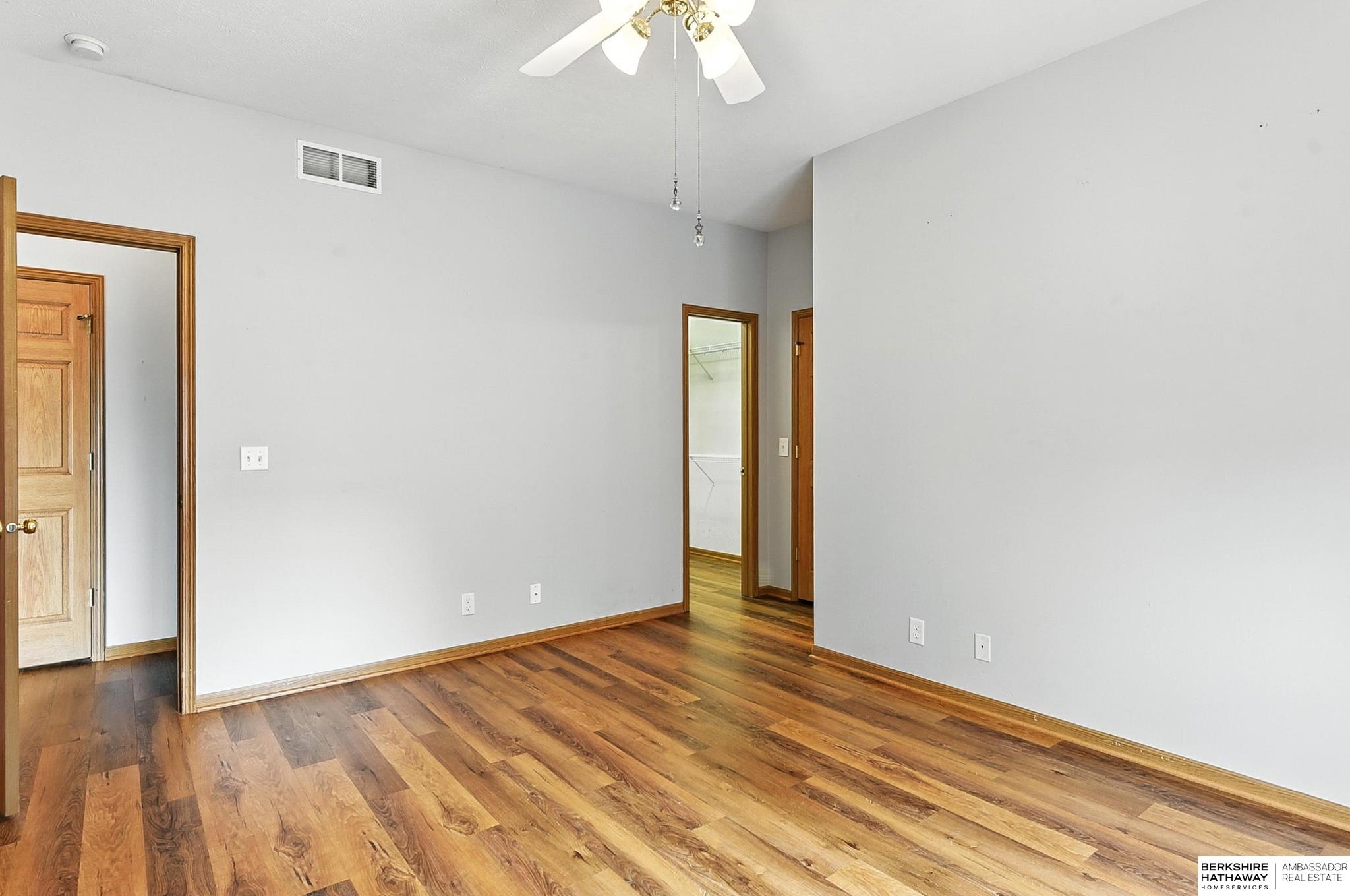 Omaha, Nebraska 68116, United States, 4 Bedrooms Bedrooms, ,3 BathroomsBathrooms,Residential,Pending,155159