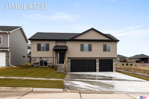 Photo of 1221 SW 36th Street, Lincoln, NE 68522 (MLS # 22606418)