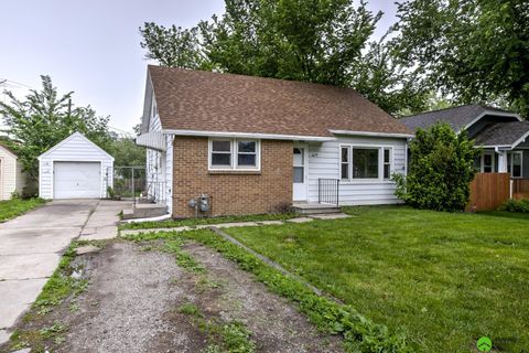 Photo of 610 S 48th Street, Lincoln, NE 68504 (MLS # 22609750)