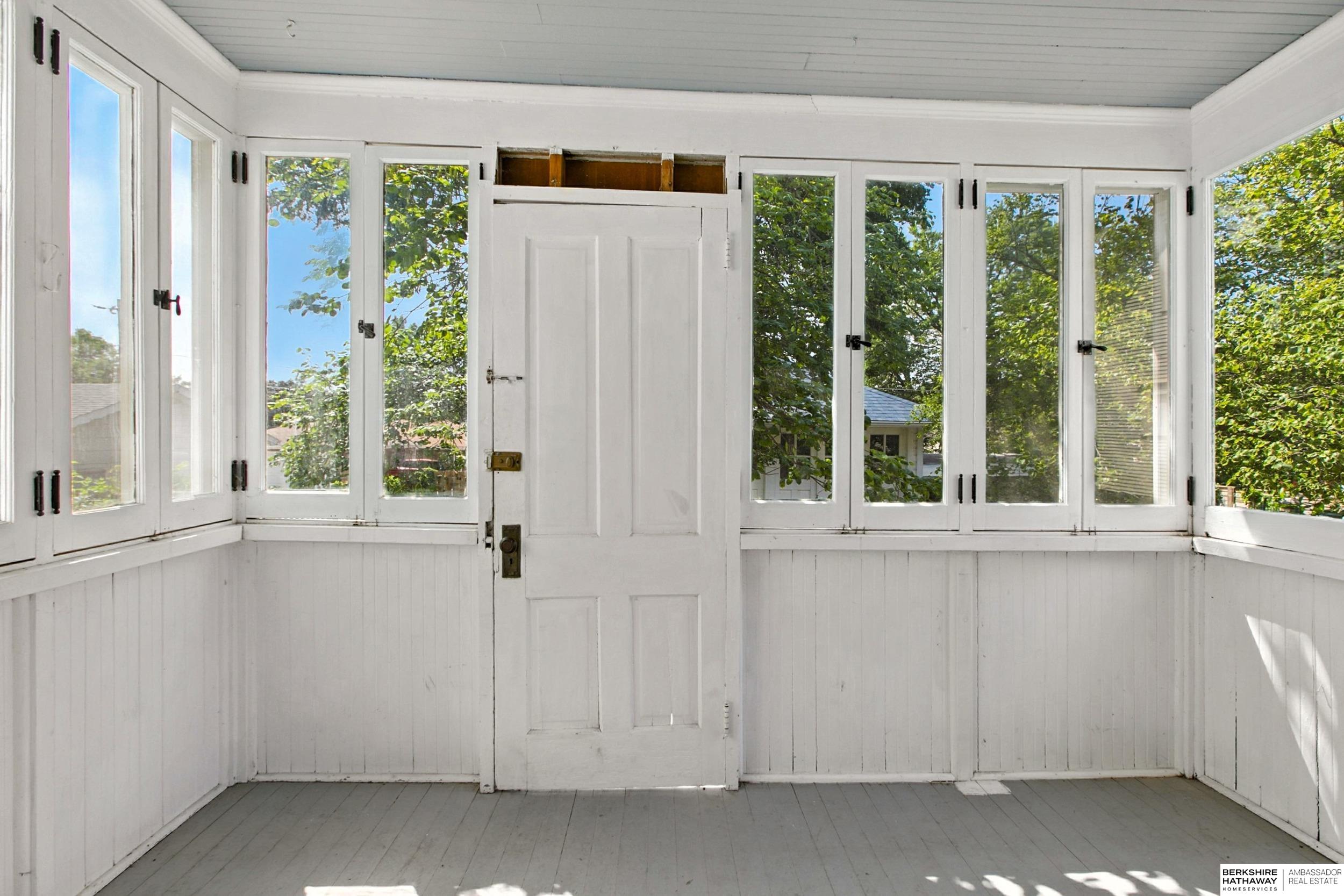 Lincoln, Nebraska 68502, United States, 3 Bedrooms Bedrooms, ,2 BathroomsBathrooms,Residential,Active,186707