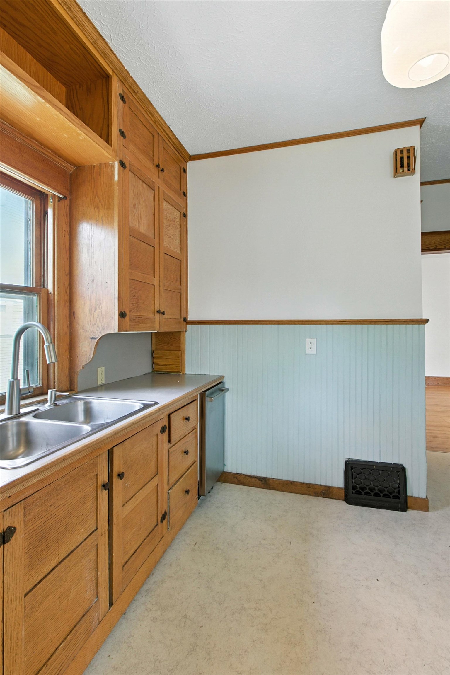 Lincoln, Nebraska 68502, United States, 3 Bedrooms Bedrooms, ,2 BathroomsBathrooms,Residential,Active,186707