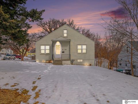 Photo of 6148 Pinkney Street, Omaha, NE 68104 (MLS # 22605006)