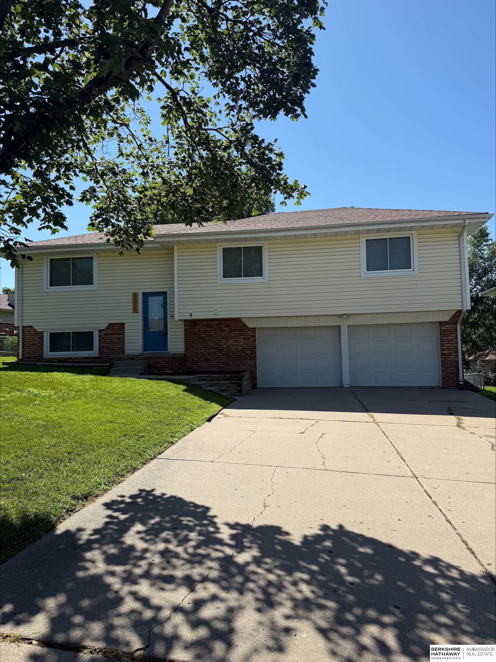 Omaha, Nebraska 68137, United States, 3 Bedrooms Bedrooms, ,2 BathroomsBathrooms,Residential,Active,160859