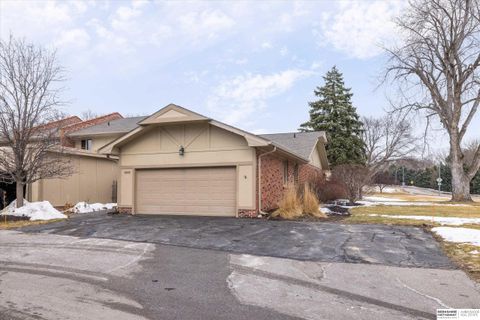 Photo of 6045 Oakcrest Plaza #27, Omaha, NE 68137 (MLS # 22603739)