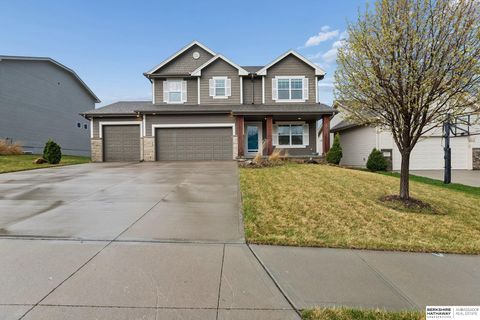 Photo of 17021 Aurora Street, Omaha, NE 68136 (MLS # 22609665)