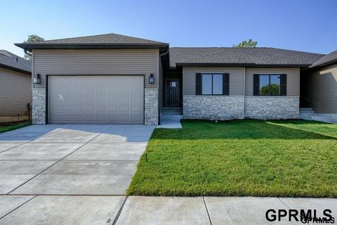 Photo of 836 Linwood Lane, Lincoln, NE 68505 (MLS # 22529324)