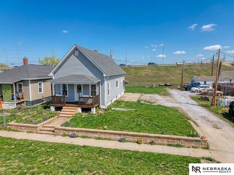 Photo of 120 W G Street, Lincoln, NE 68508 (MLS # 22609712)