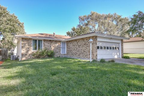 Photo of 5320 Spruce Street, Lincoln, NE 68516 (MLS # 22529494)