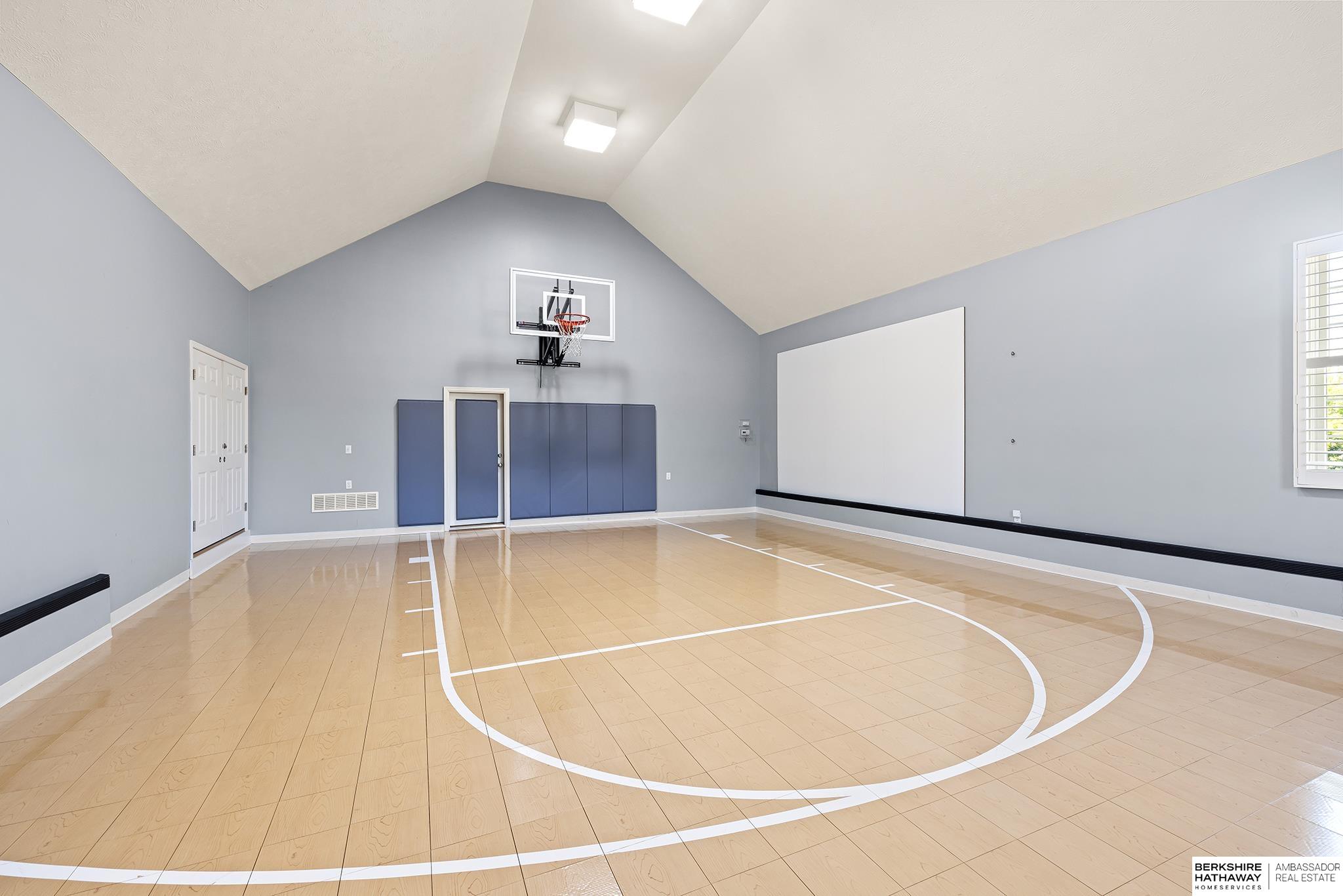 Omaha, Nebraska 68130, United States, 3 Bedrooms Bedrooms, ,3 BathroomsBathrooms,Residential,Active,126225