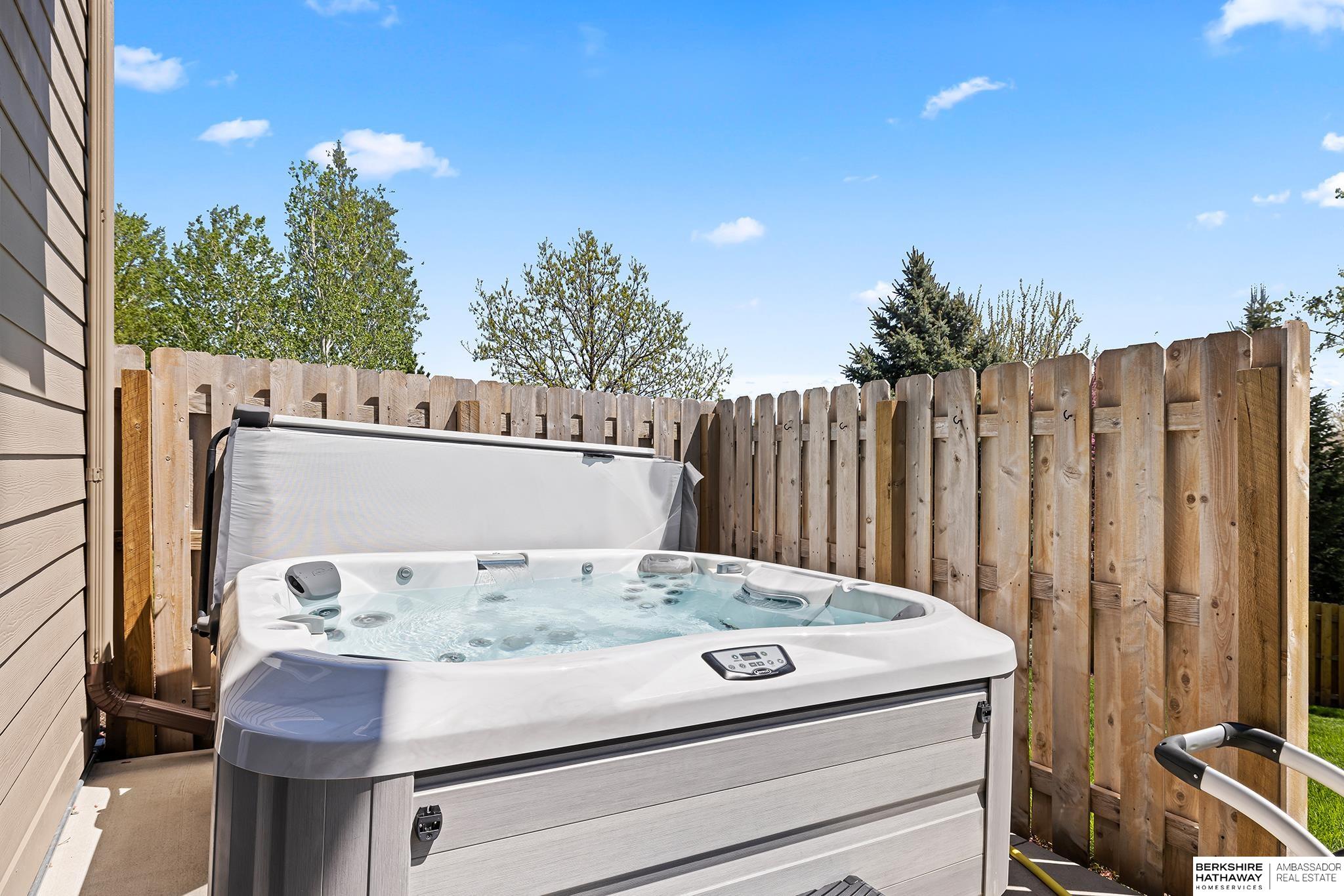 Omaha, Nebraska 68130, United States, 3 Bedrooms Bedrooms, ,3 BathroomsBathrooms,Residential,Active,126225