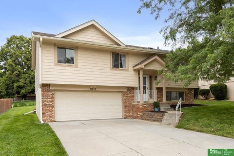 Photo of 11212 Z Street, Omaha, NE 68137 (MLS # 22618105)