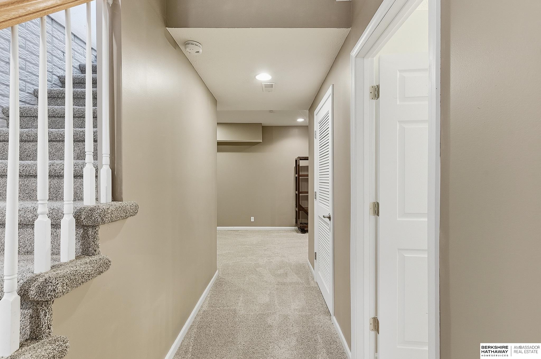 Omaha, Nebraska 68135, United States, 3 Bedrooms Bedrooms, ,3 BathroomsBathrooms,Residential,Active,233354