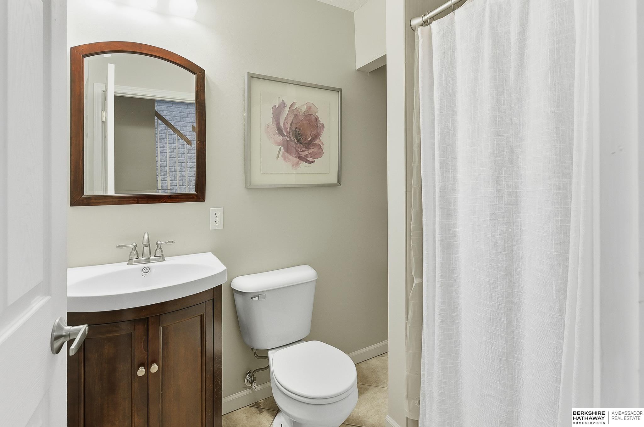 Omaha, Nebraska 68135, United States, 3 Bedrooms Bedrooms, ,3 BathroomsBathrooms,Residential,Active,233354