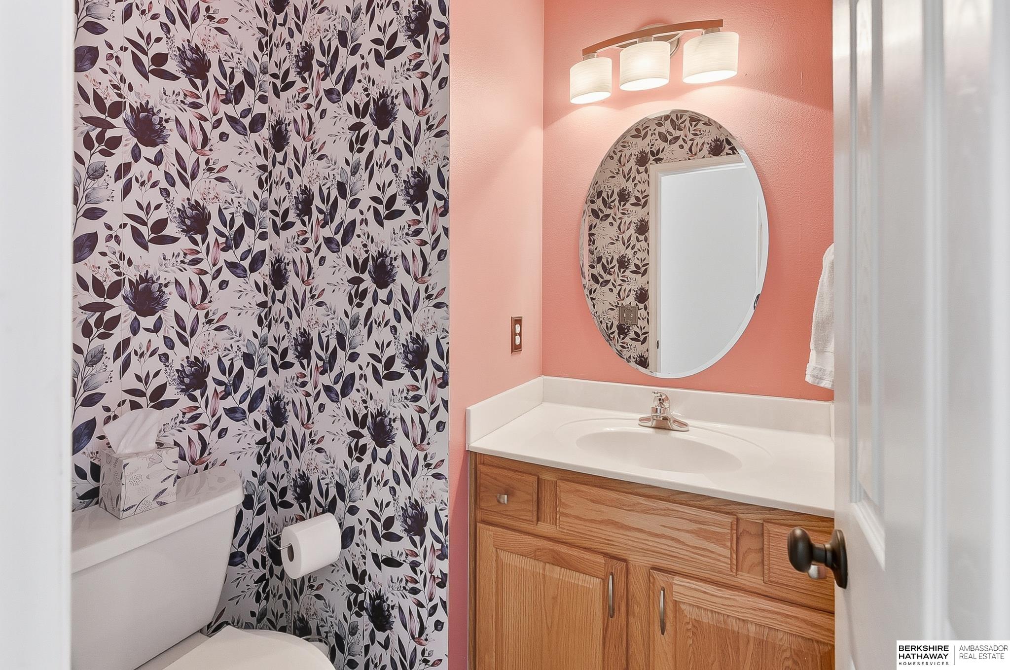 Omaha, Nebraska 68135, United States, 3 Bedrooms Bedrooms, ,3 BathroomsBathrooms,Residential,Active,233354