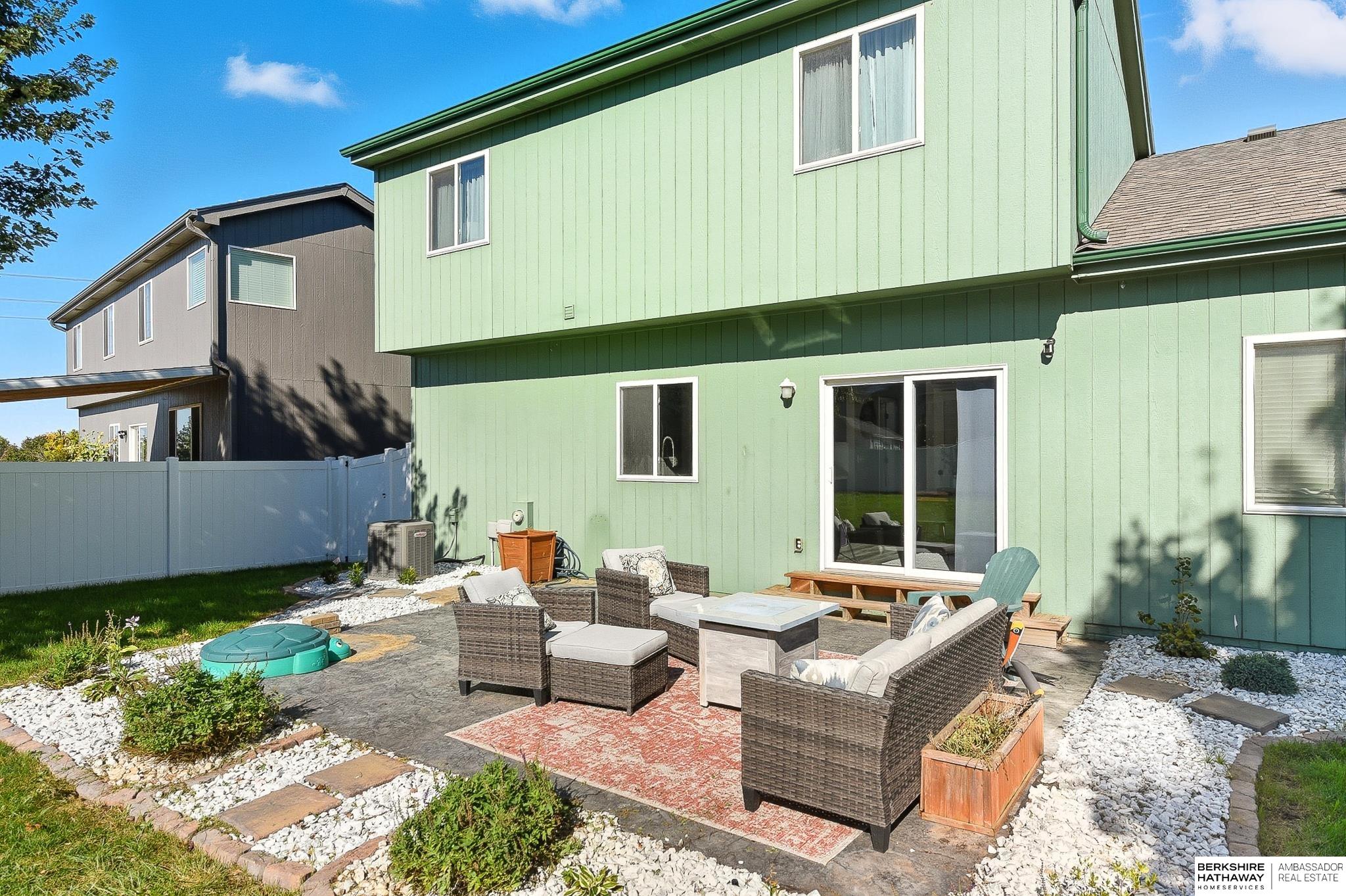 Omaha, Nebraska 68135, United States, 3 Bedrooms Bedrooms, ,3 BathroomsBathrooms,Residential,Active,233354