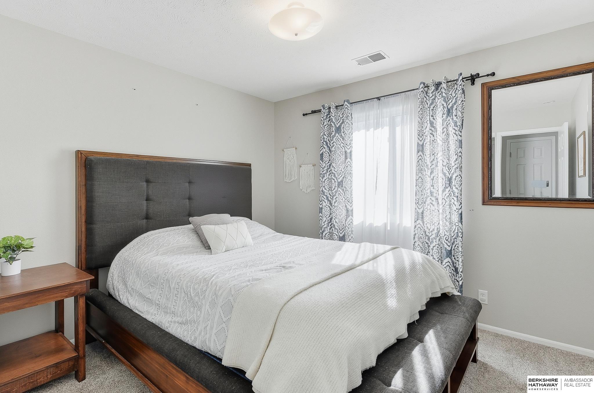 Omaha, Nebraska 68135, United States, 3 Bedrooms Bedrooms, ,3 BathroomsBathrooms,Residential,Active,233354