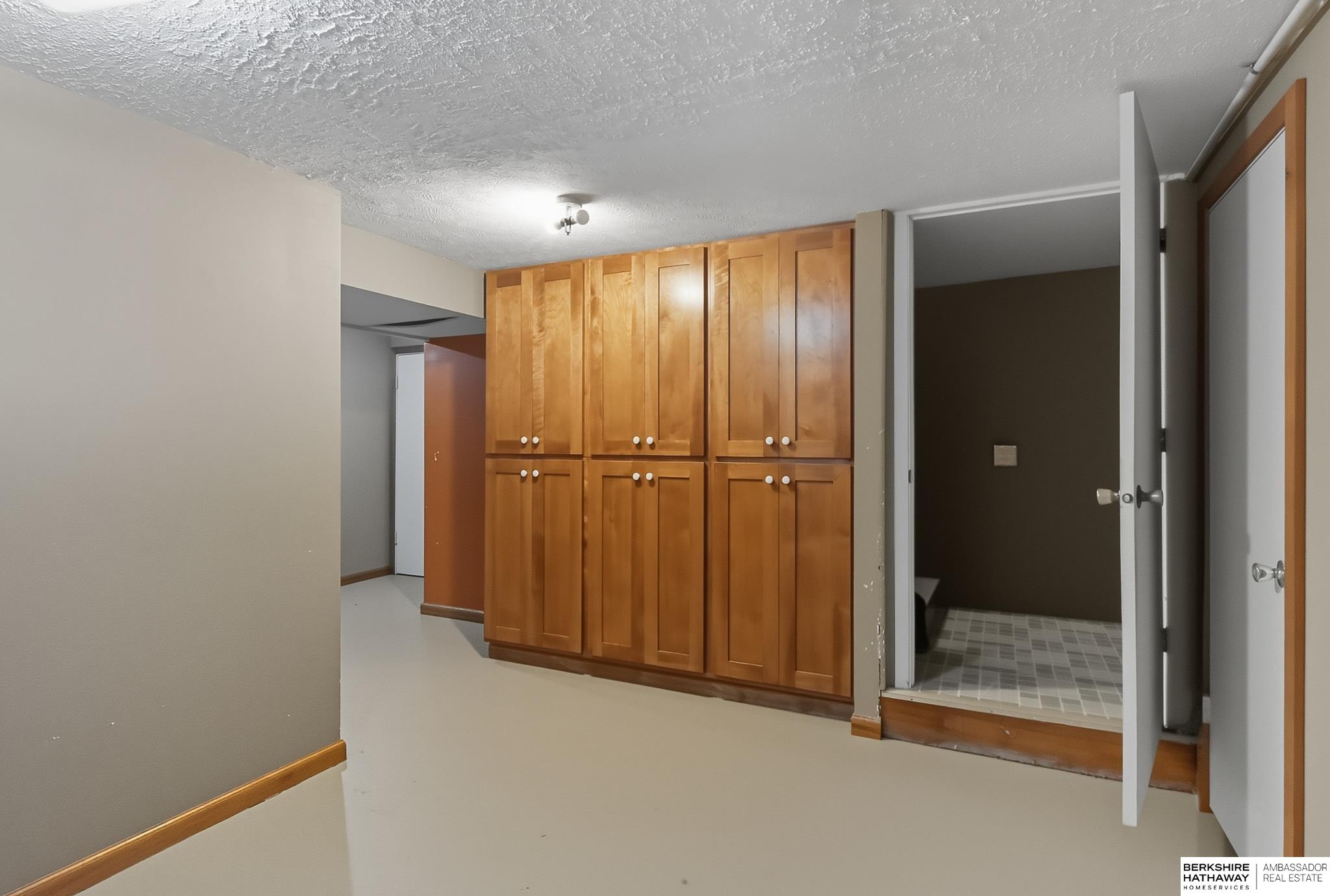 Arlington, Nebraska 68002, United States, 5 Bedrooms Bedrooms, ,2 BathroomsBathrooms,Residential,Active,207499