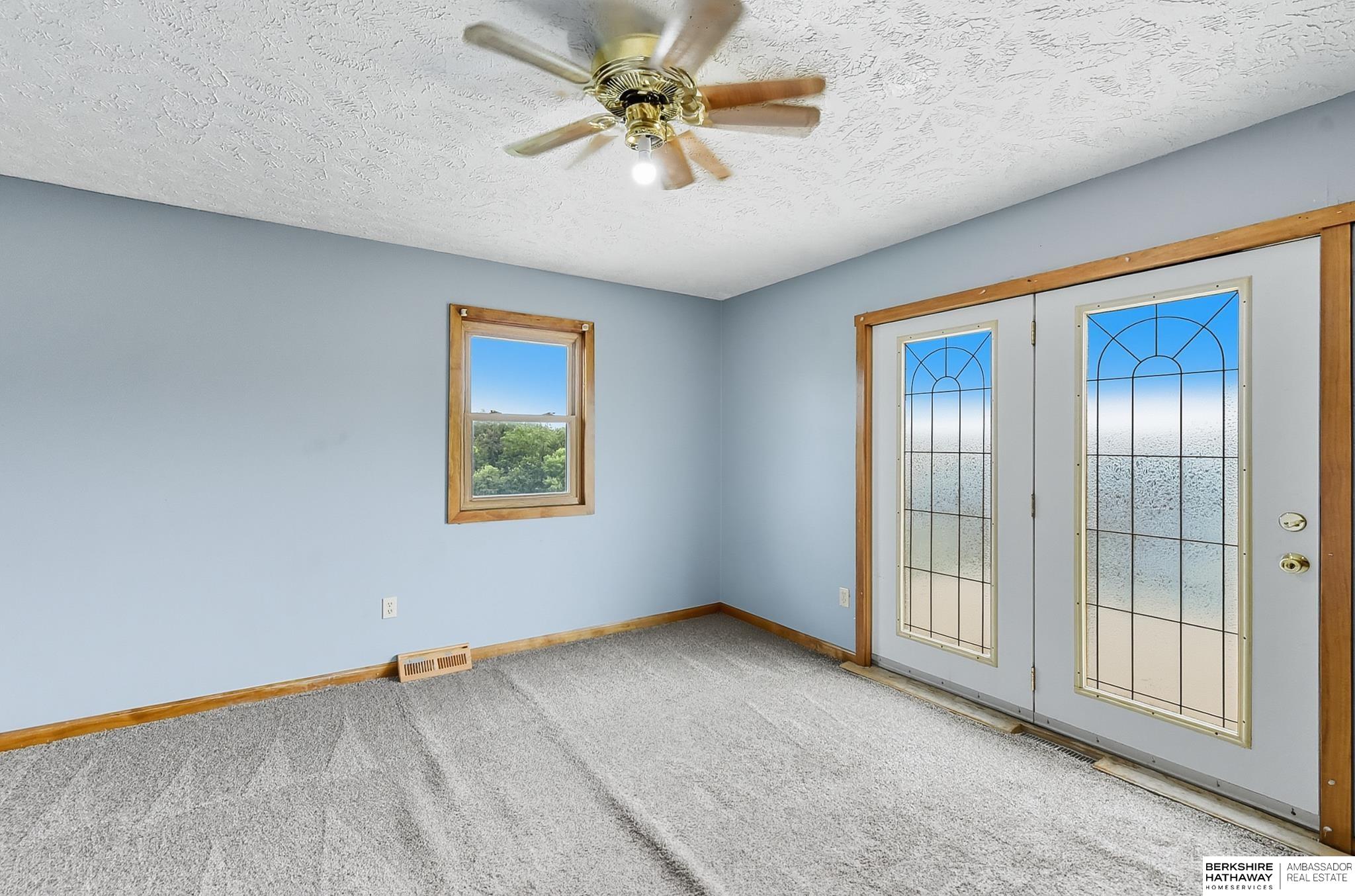 Arlington, Nebraska 68002, United States, 5 Bedrooms Bedrooms, ,2 BathroomsBathrooms,Residential,Active,207499