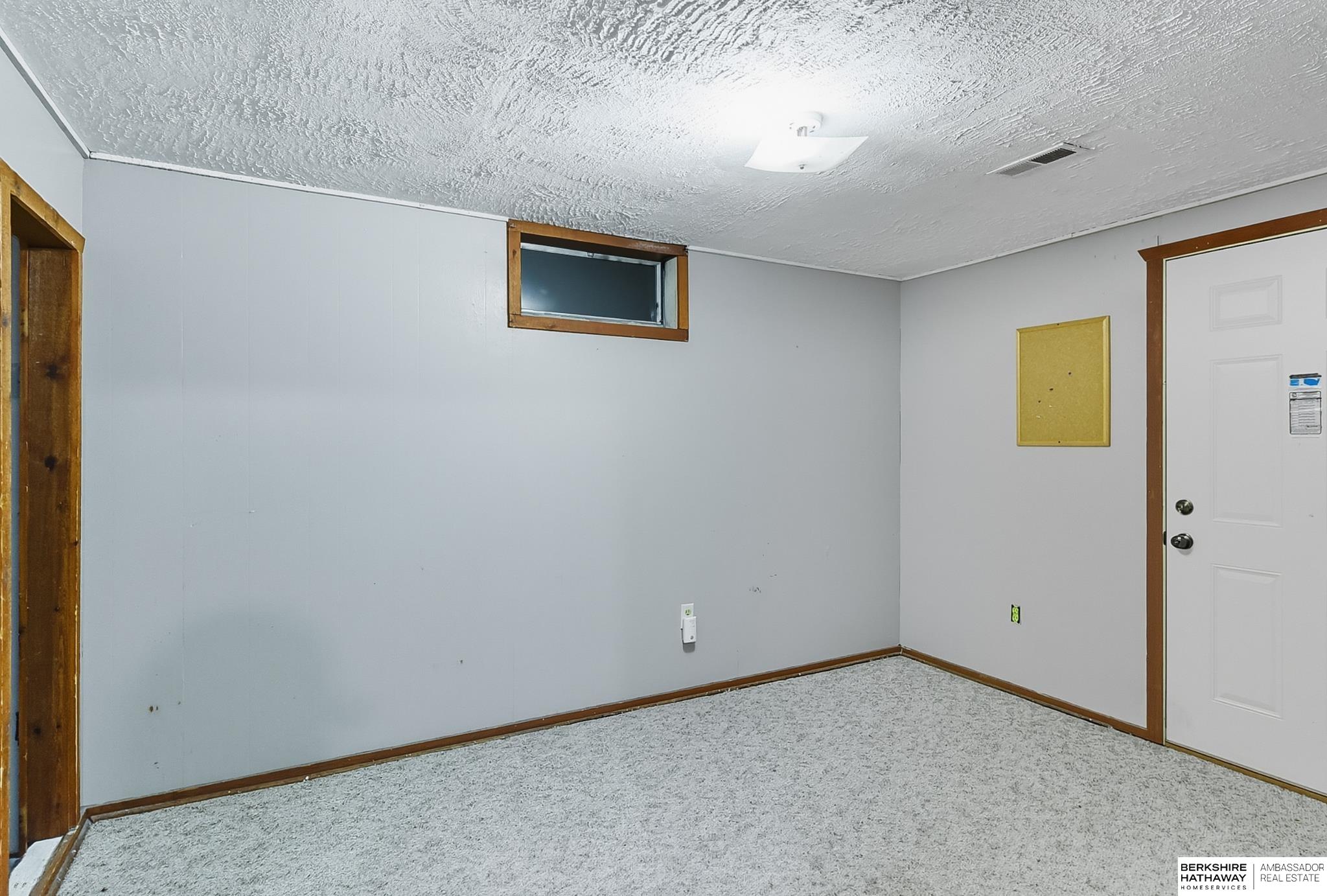 Arlington, Nebraska 68002, United States, 5 Bedrooms Bedrooms, ,2 BathroomsBathrooms,Residential,Active,207499