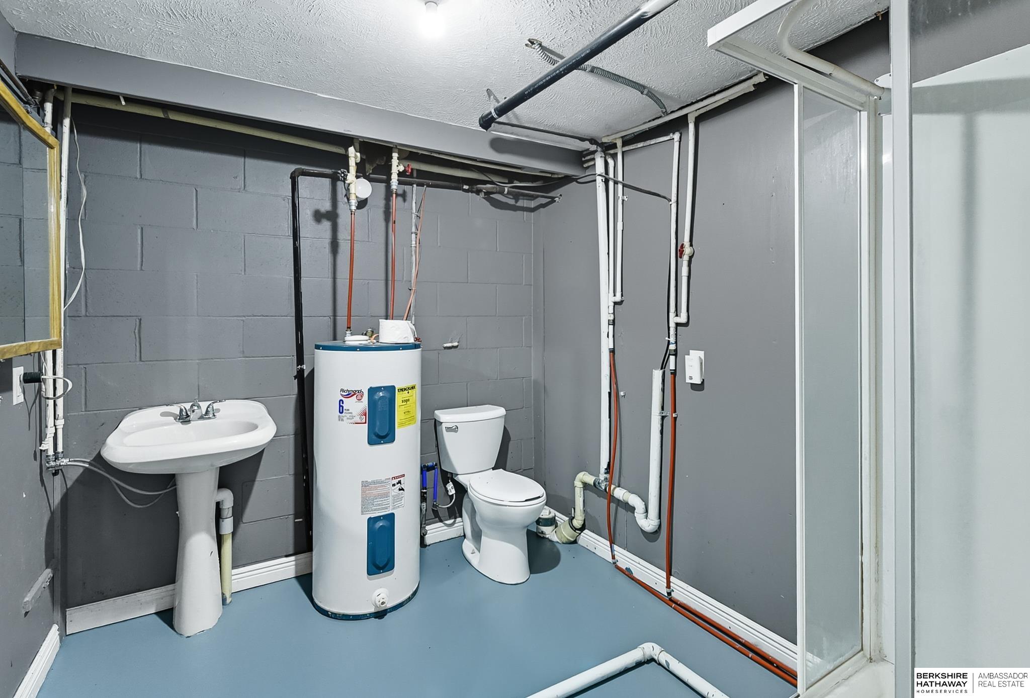 Arlington, Nebraska 68002, United States, 5 Bedrooms Bedrooms, ,2 BathroomsBathrooms,Residential,Active,207499